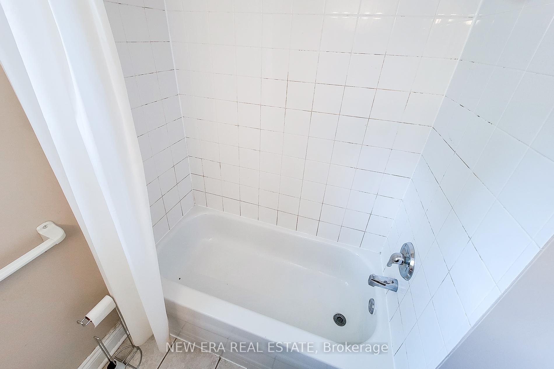 Photo 28 of 107 Haddon Avenue S, Hamilton, Ainslie Wood — HOMEH