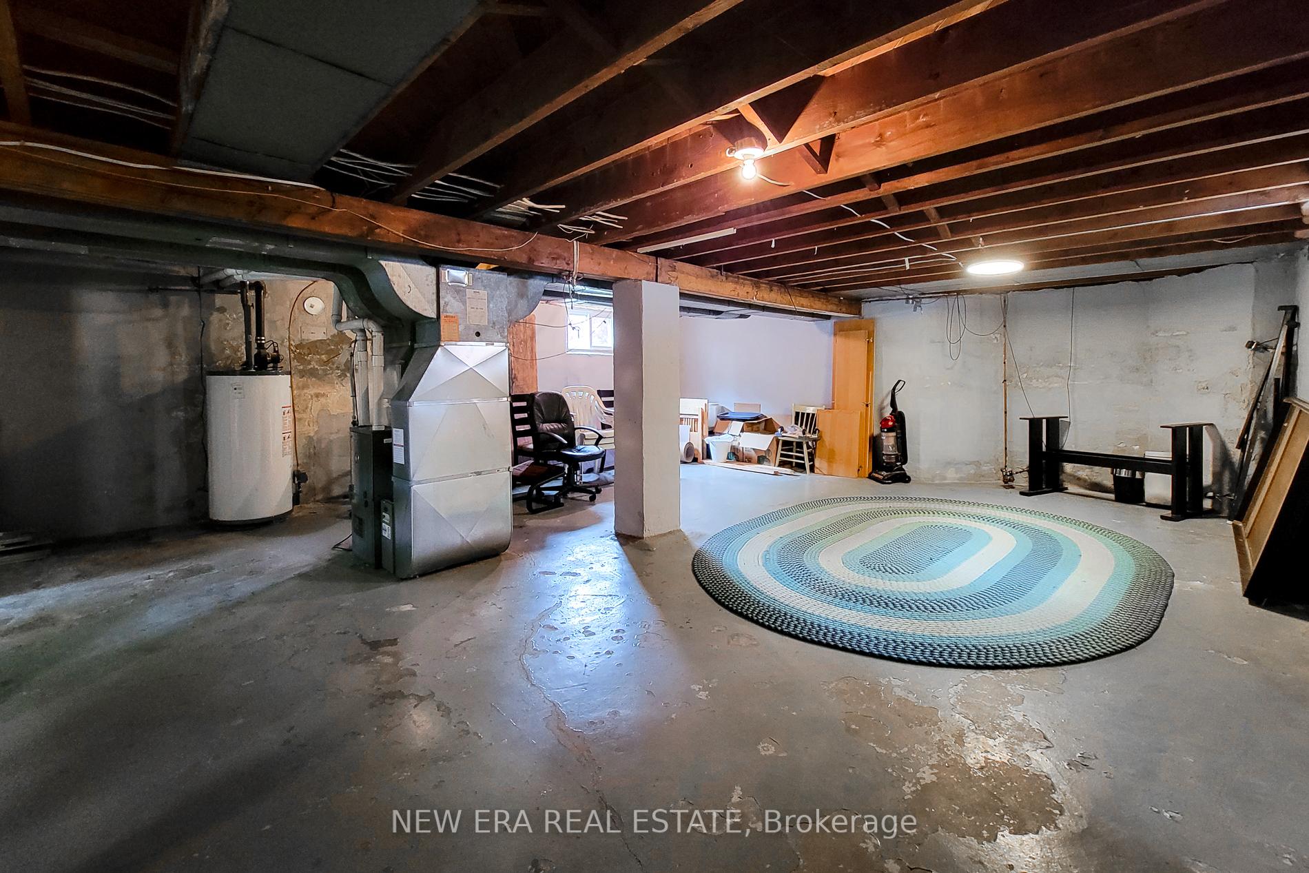 Photo 33 of 107 Haddon Avenue S, Hamilton, Ainslie Wood — HOMEH
