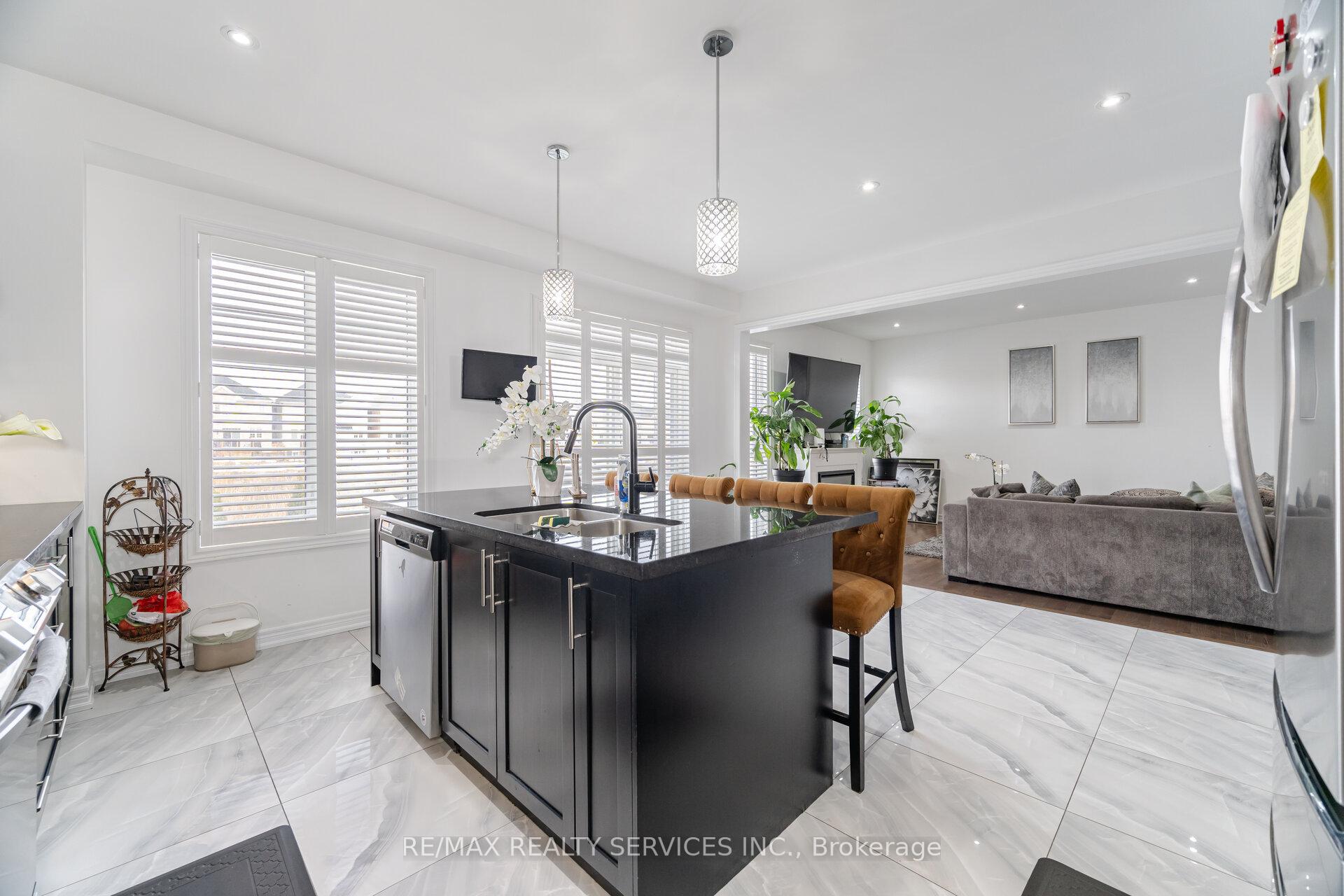 Photo 7 of 17 Boathouse Road, Brampton, Northwest Brampton — HOMEH