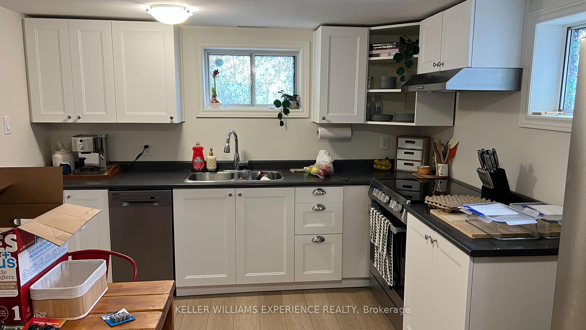 Photo 16 of 68 Campbell Avenue, Barrie, Allandale — HOMEH