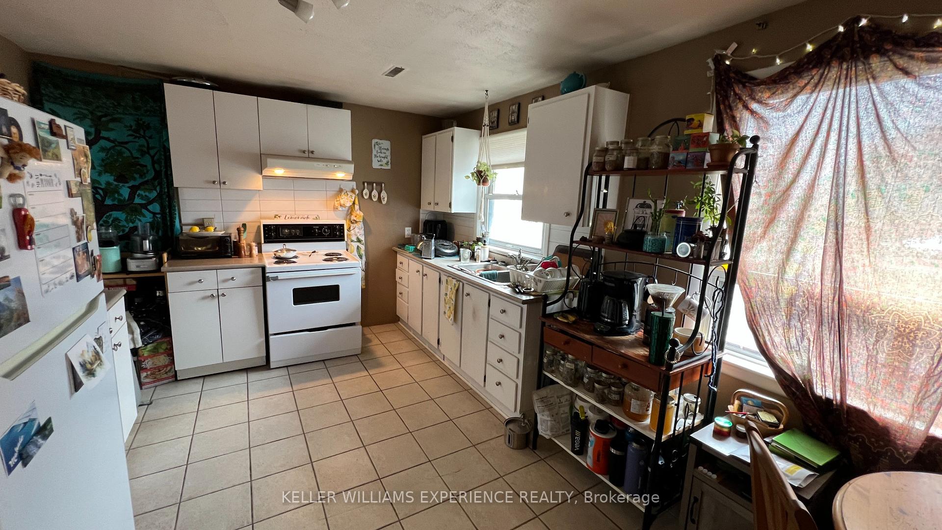 Photo 23 of 68 Campbell Avenue, Barrie, Allandale — HOMEH