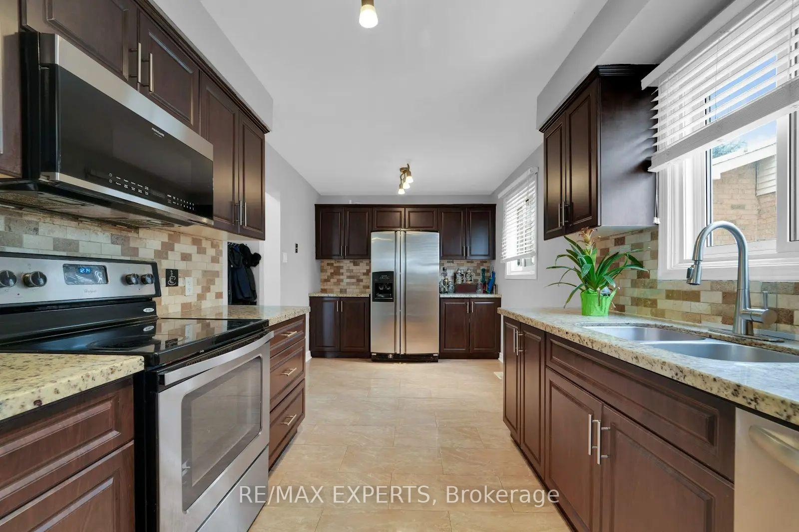 Photo 10 of 10 Cassander Crescent, Brampton, Heart Lake East — HOMEH