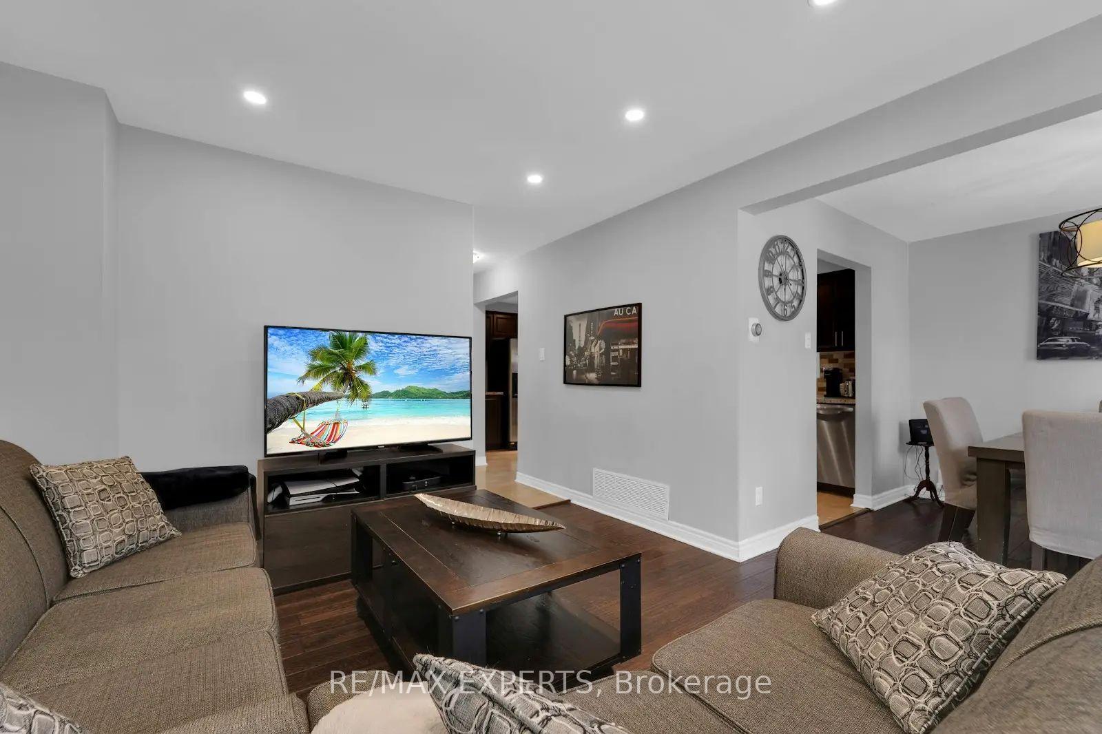 Photo 14 of 10 Cassander Crescent, Brampton, Heart Lake East — HOMEH