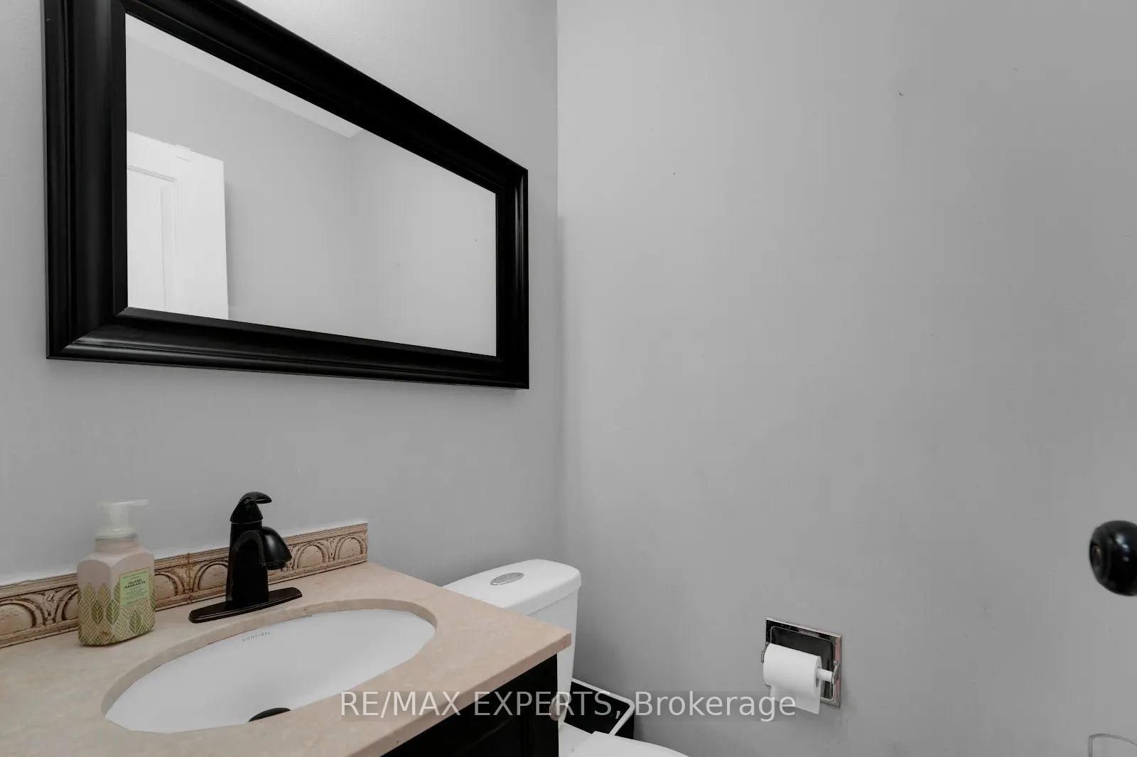 Photo 15 of 10 Cassander Crescent, Brampton, Heart Lake East — HOMEH