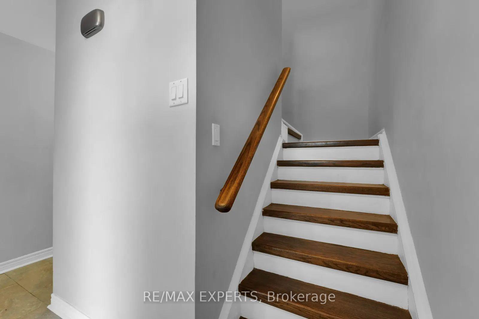 Photo 16 of 10 Cassander Crescent, Brampton, Heart Lake East — HOMEH