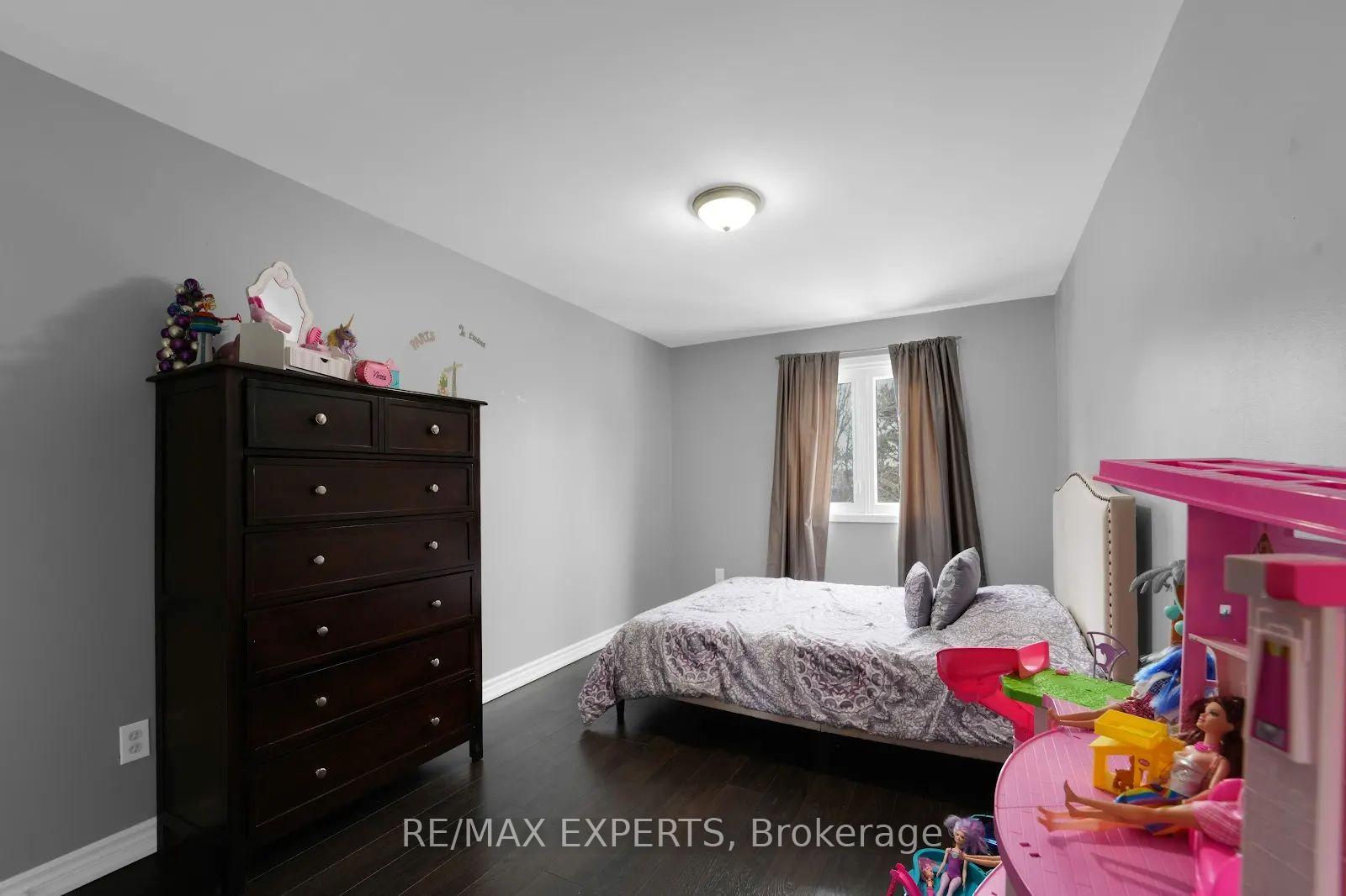 Photo 21 of 10 Cassander Crescent, Brampton, Heart Lake East — HOMEH