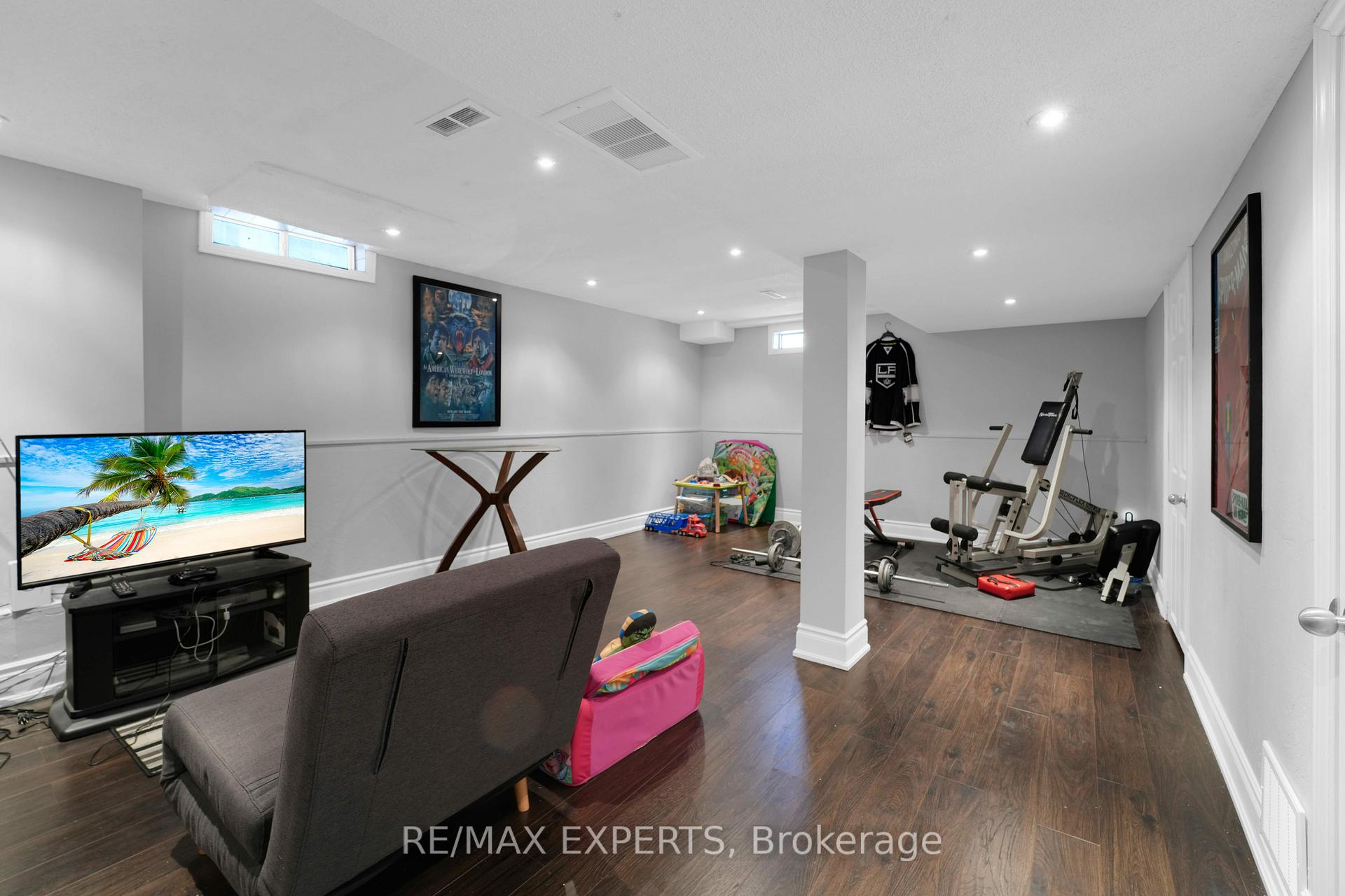Photo 28 of 10 Cassander Crescent, Brampton, Heart Lake East — HOMEH