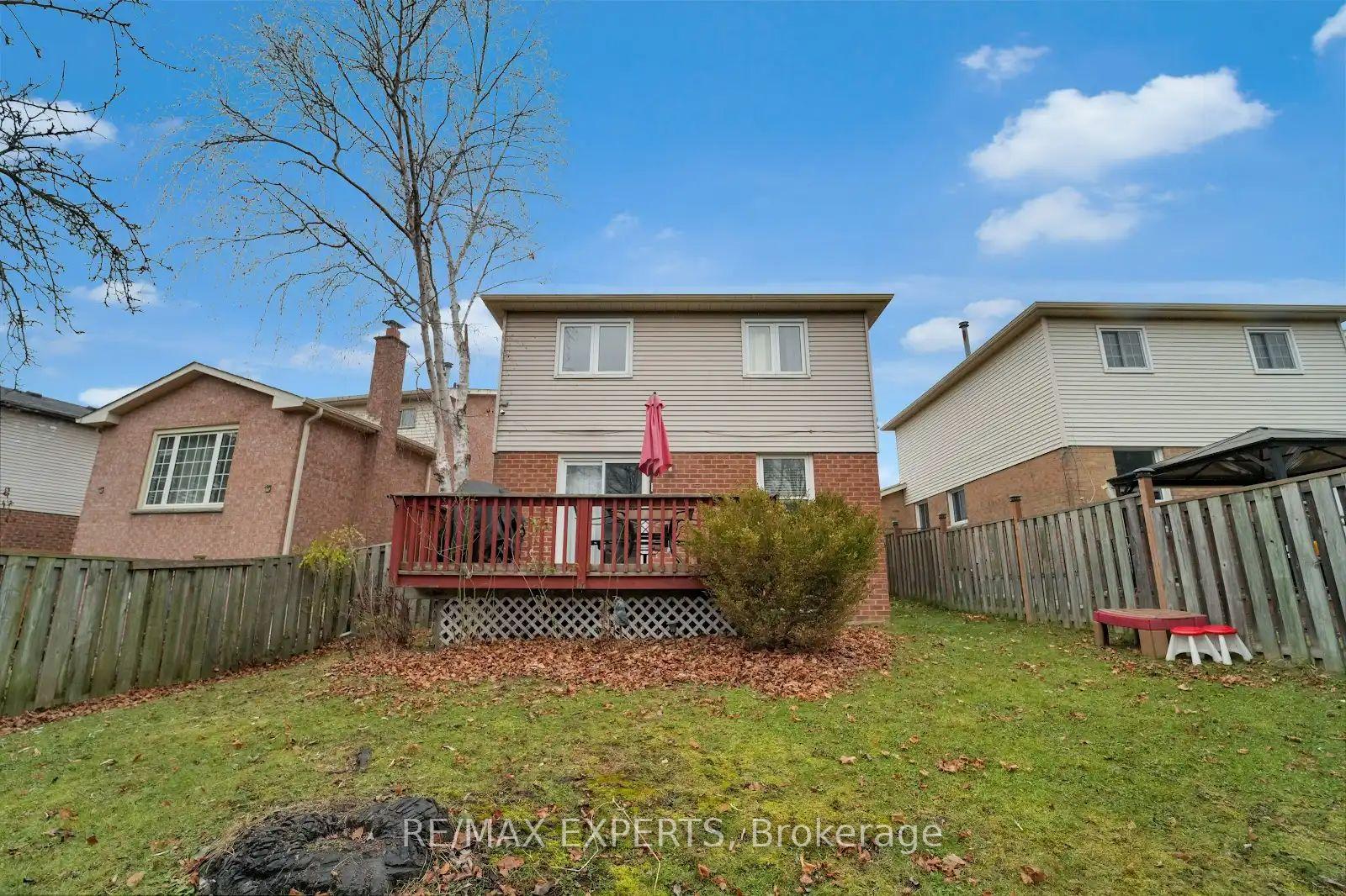 Photo 37 of 10 Cassander Crescent, Brampton, Heart Lake East — HOMEH
