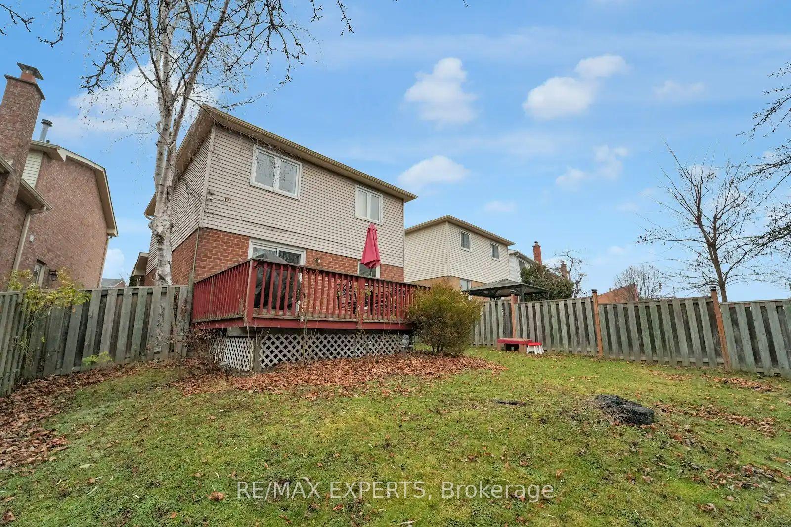Photo 38 of 10 Cassander Crescent, Brampton, Heart Lake East — HOMEH