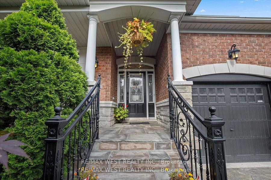 Front of 17 Hawkridge Trail