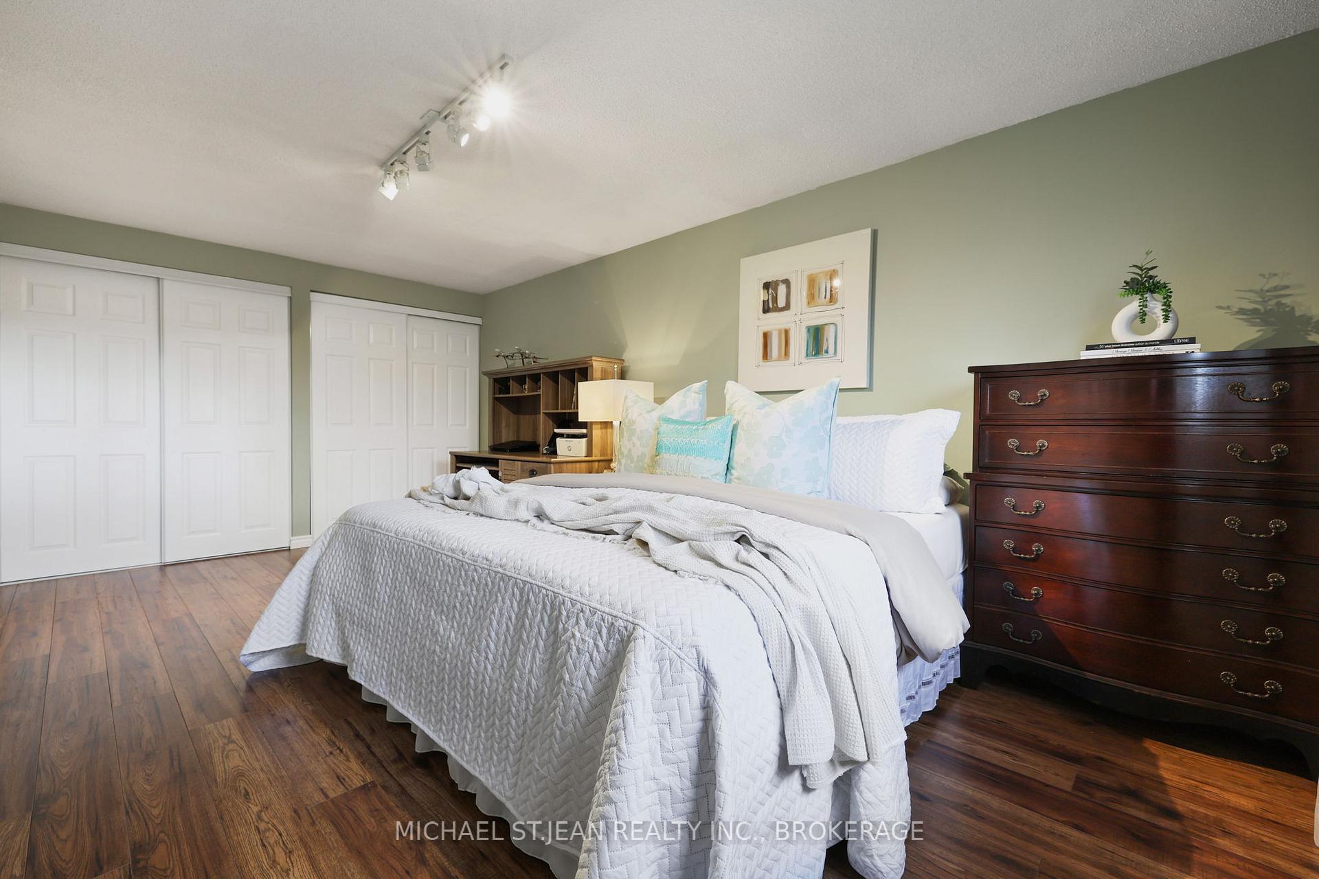 Photo 19 of 241 Bonaventure Drive, Hamilton, Gilbert — HOMEH