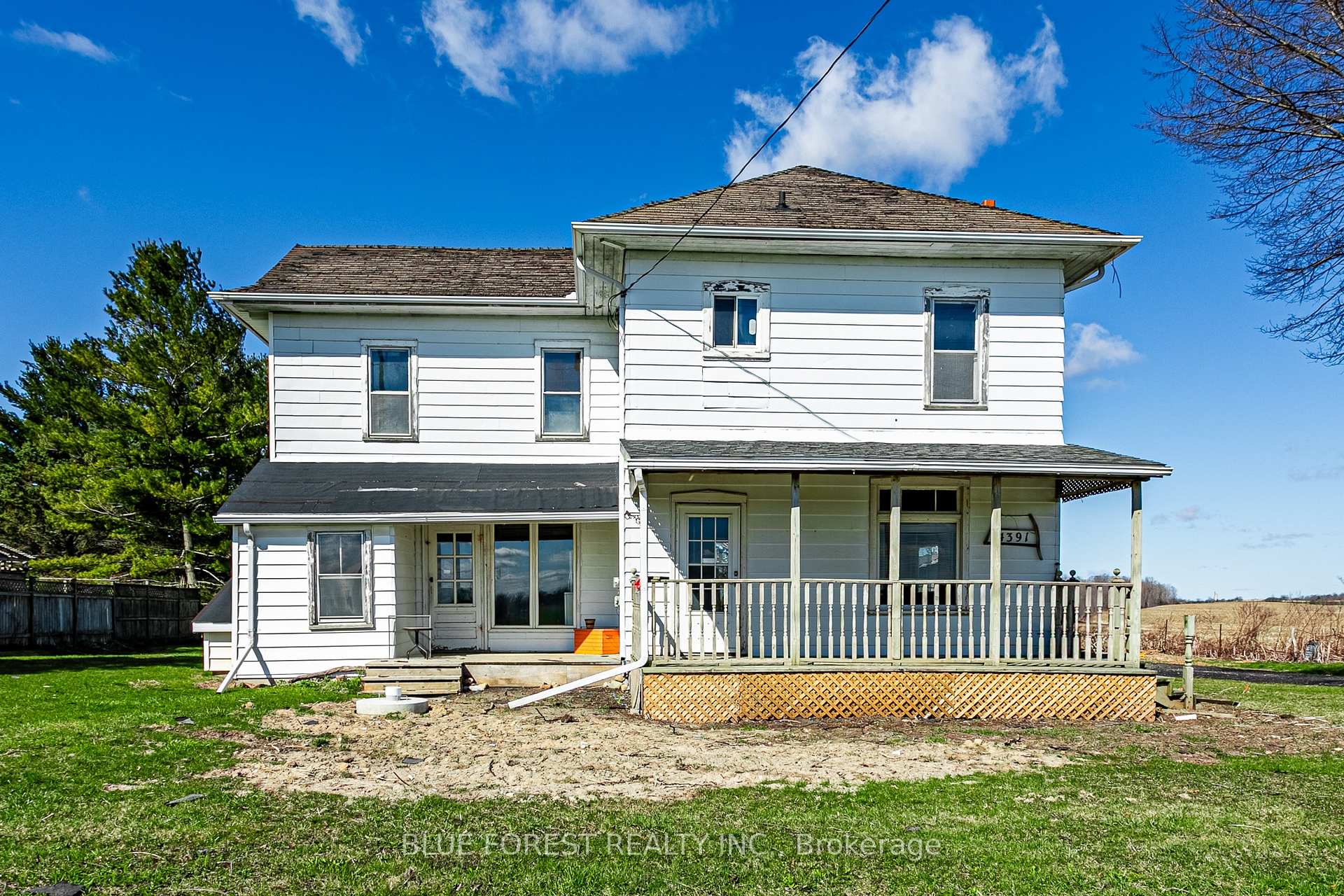 Front of 4391 Putnam Road