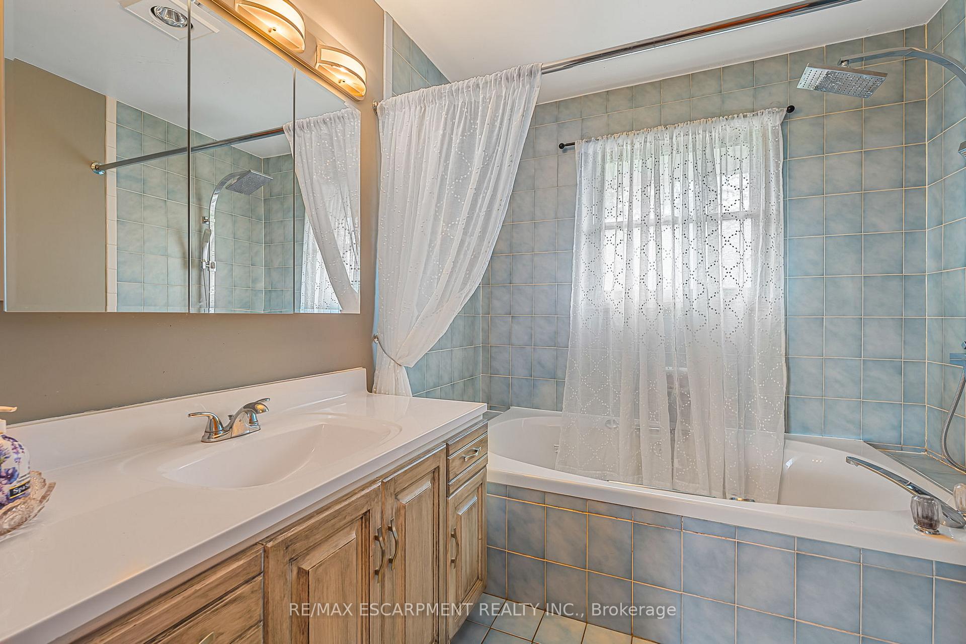 Photo 13 of 2811 North Shore Drive, Haldimand, Dunnville — HOMEH