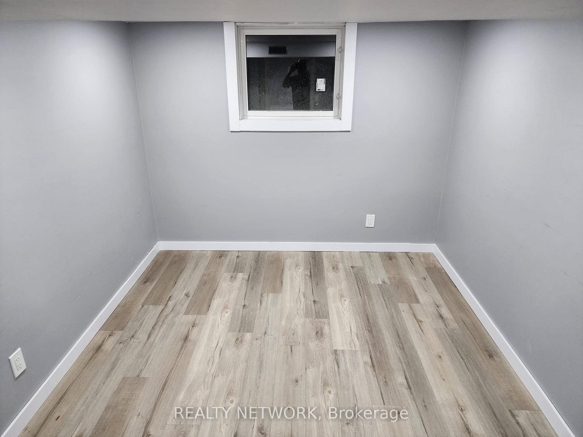 Photo 4 of 25 West 3rd Street, Hamilton, Southam — HOMEH
