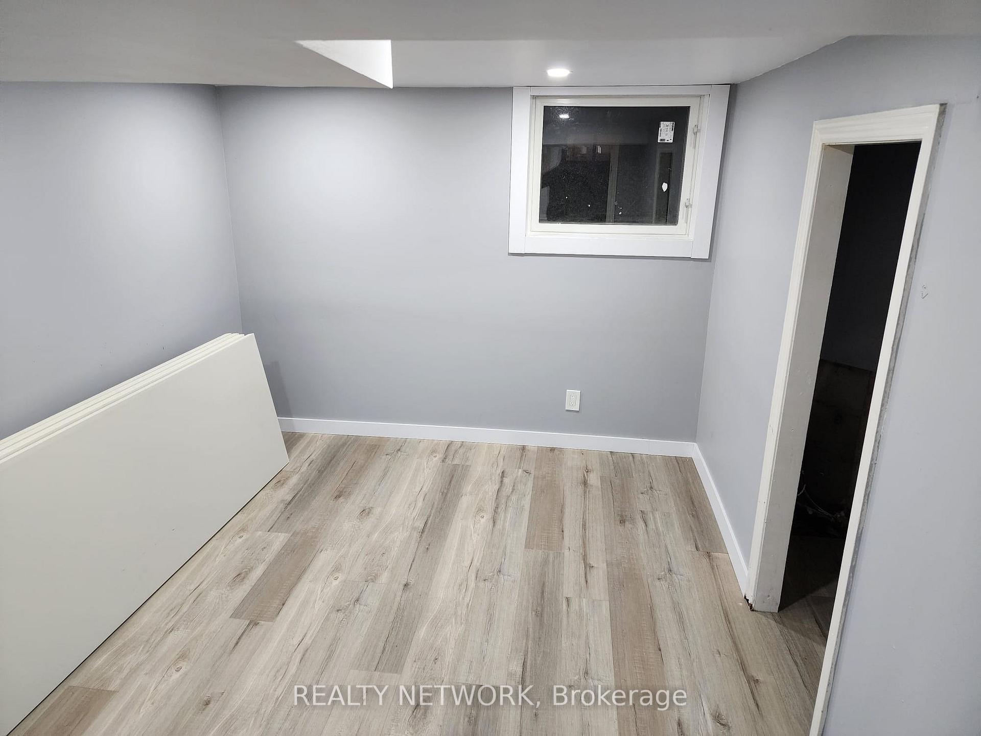 Photo 11 of 25 West 3rd Street, Hamilton, Southam — HOMEH