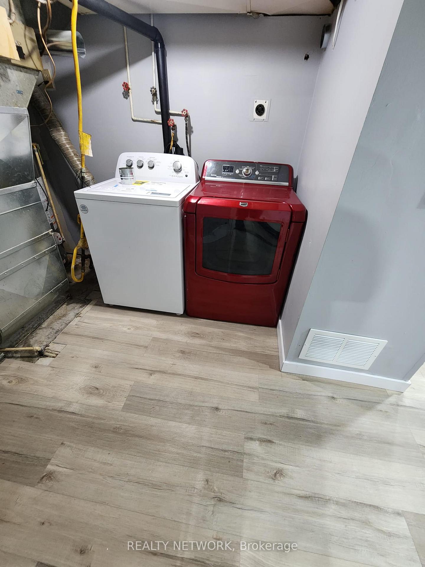 Photo 8 of 25 West 3rd Street, Hamilton, Southam — HOMEH