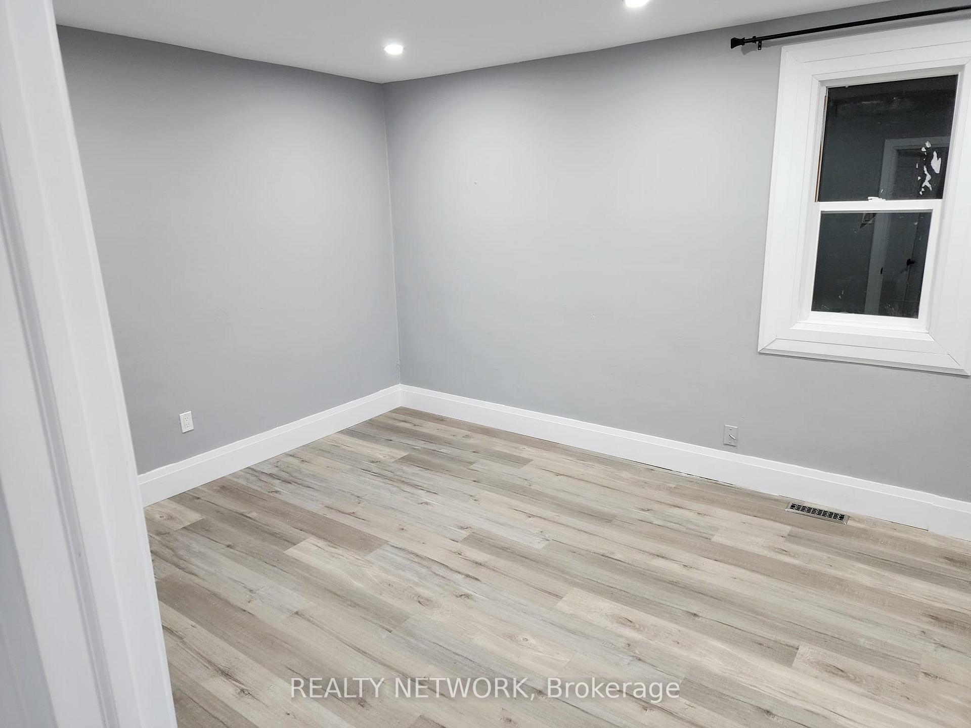 Photo 13 of 25 West 3rd Street, Hamilton, Southam — HOMEH
