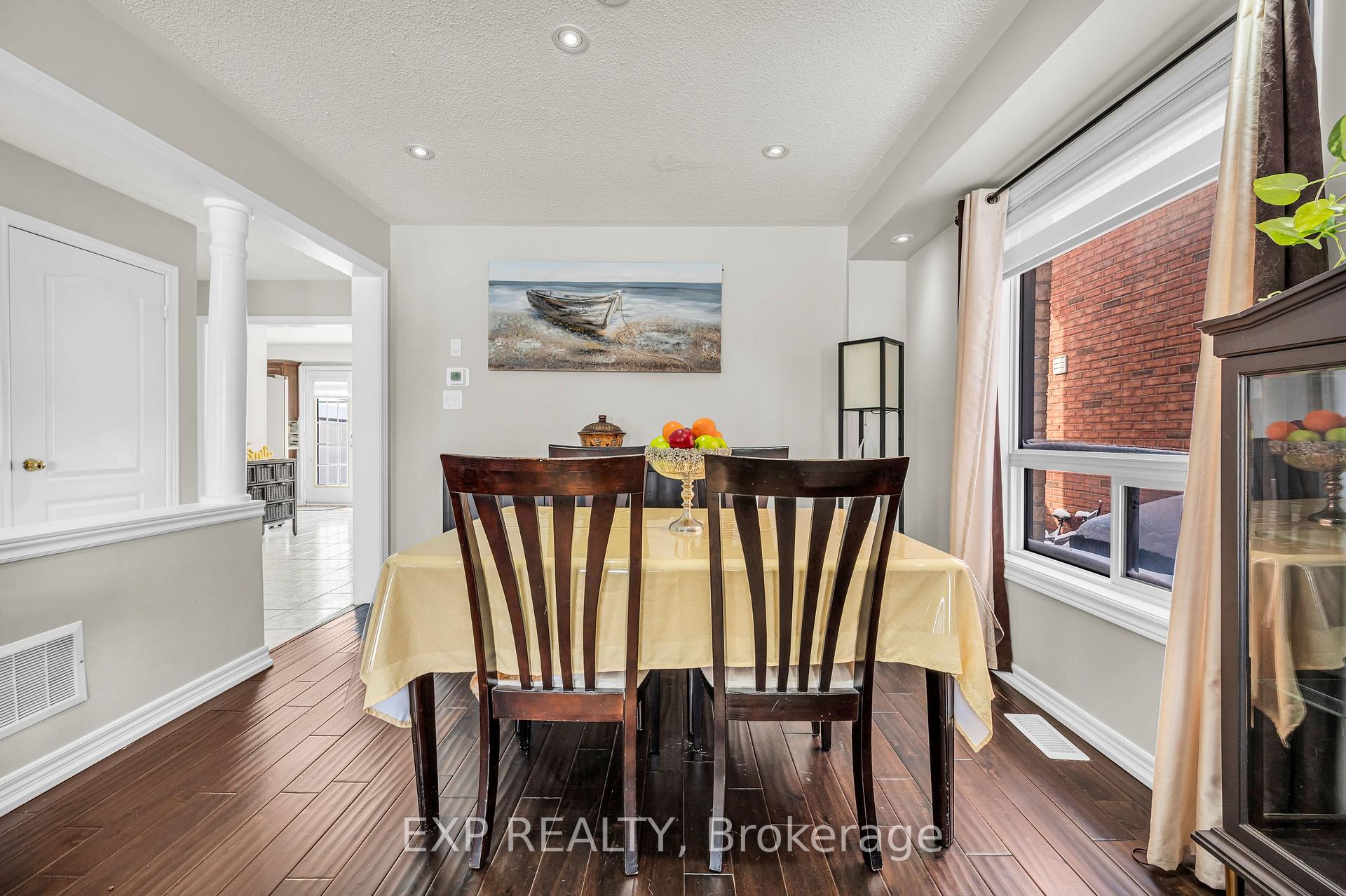 Photo 12 of 46 Wild Indigo Crescent, Brampton, Sandringham-Wellington — HOMEH
