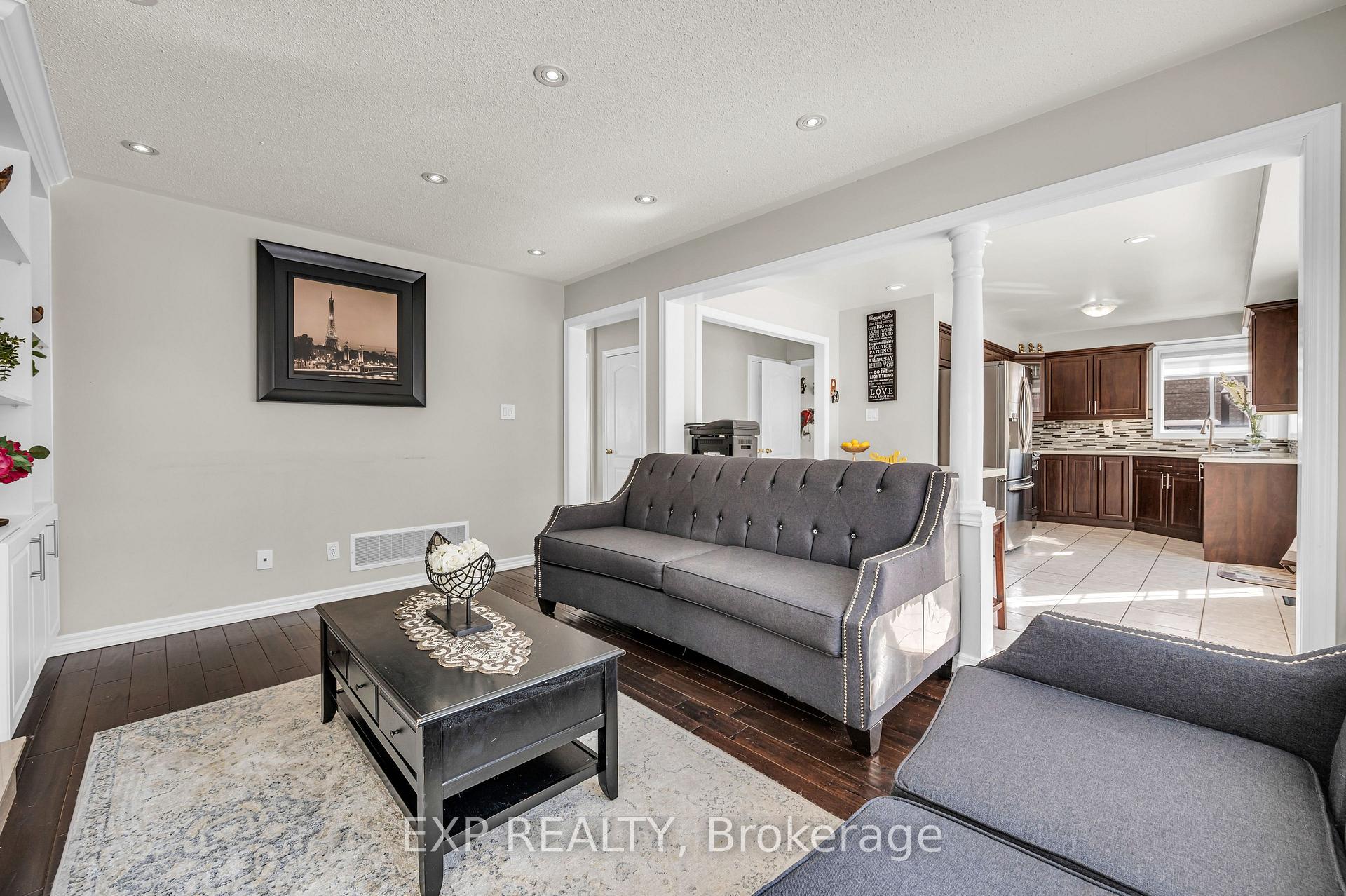 Photo 15 of 46 Wild Indigo Crescent, Brampton, Sandringham-Wellington — HOMEH