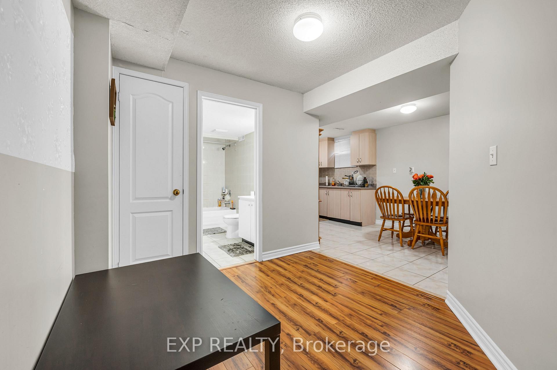 Photo 24 of 46 Wild Indigo Crescent, Brampton, Sandringham-Wellington — HOMEH