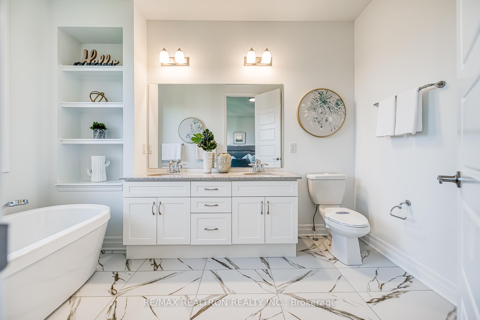 Photo 42 of 63 Greenridge Crescent, Markham, Victoria Square — HOMEH