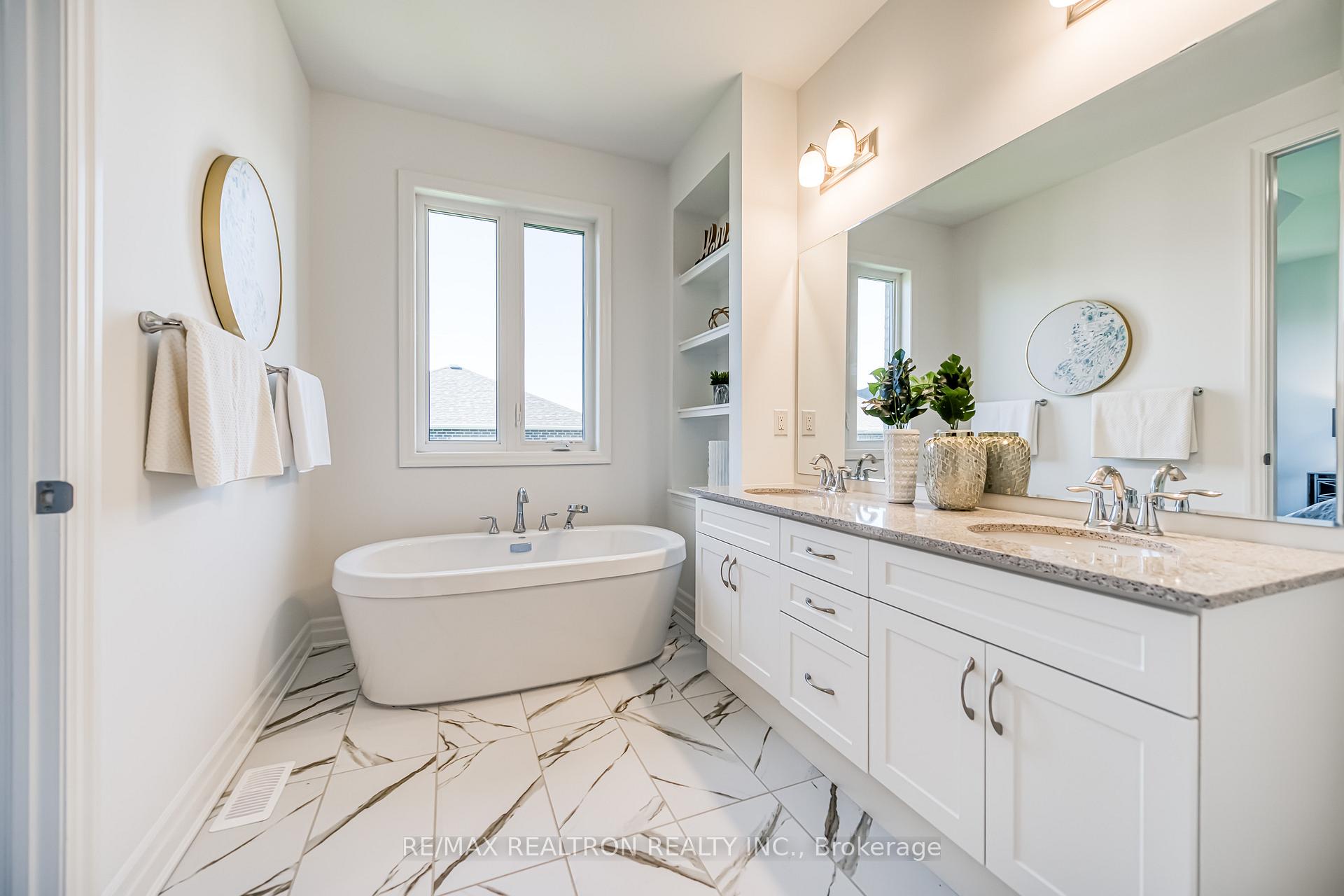 Photo 44 of 63 Greenridge Crescent, Markham, Victoria Square — HOMEH