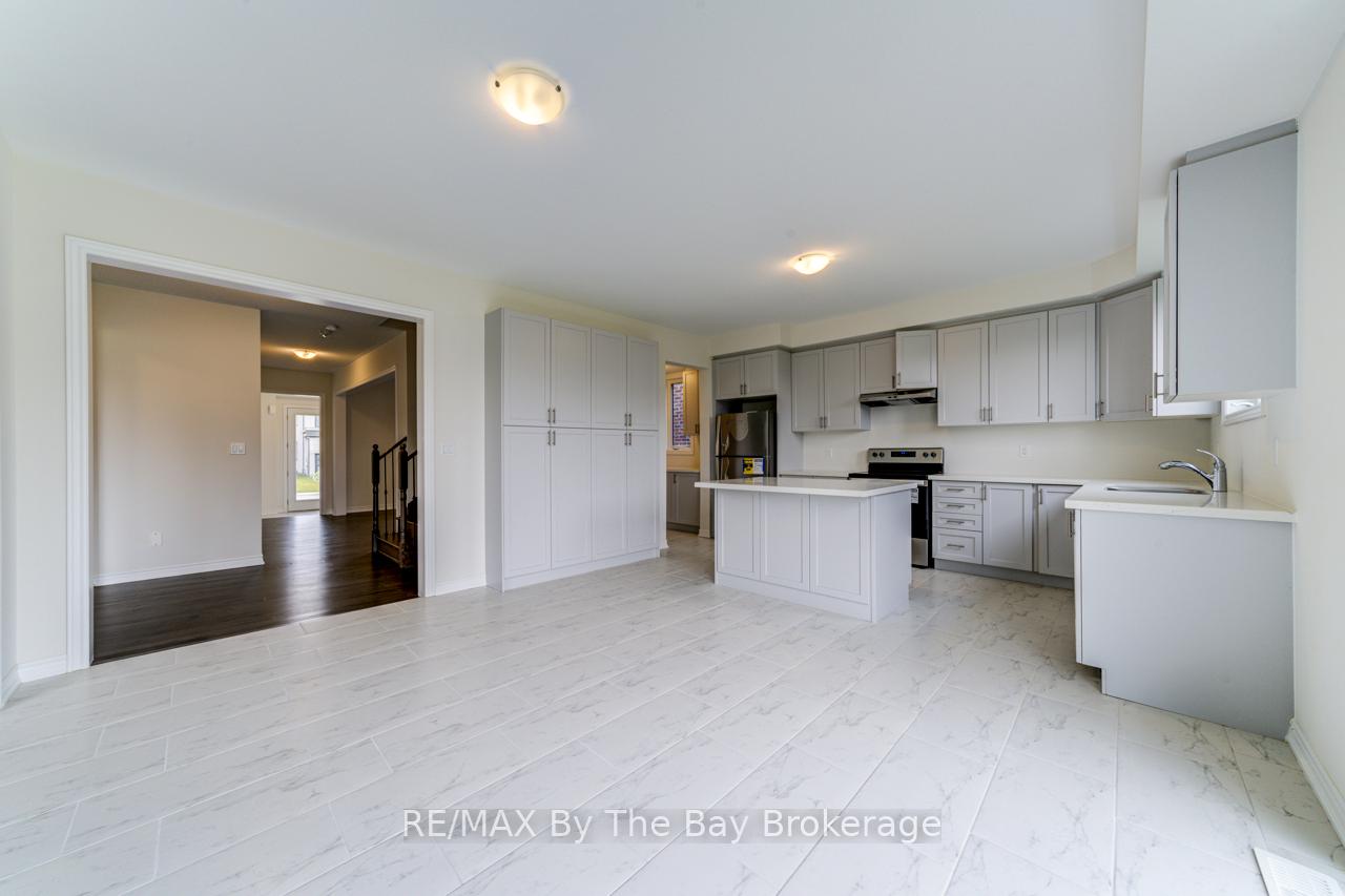 Photo 17 of 20 Rosanne Circle, Wasaga Beach — HOMEH