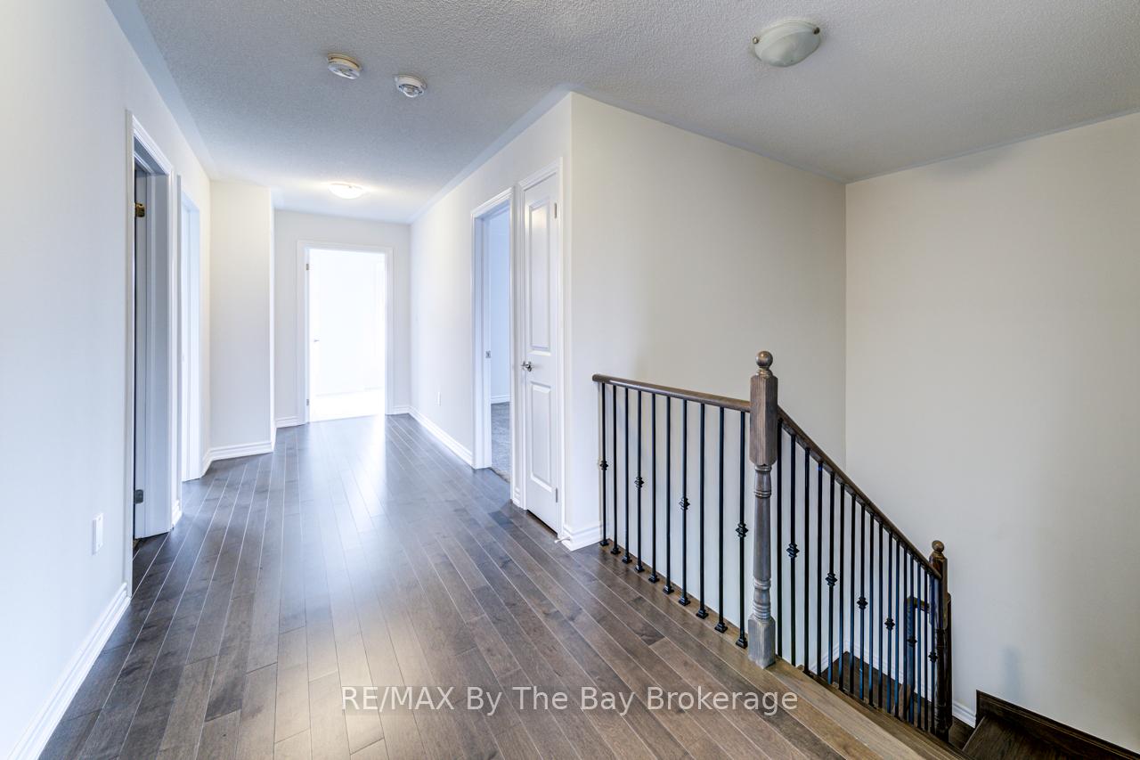 Photo 21 of 20 Rosanne Circle, Wasaga Beach — HOMEH