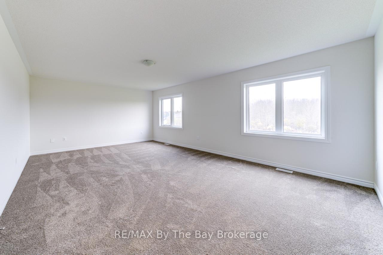 Photo 22 of 20 Rosanne Circle, Wasaga Beach — HOMEH