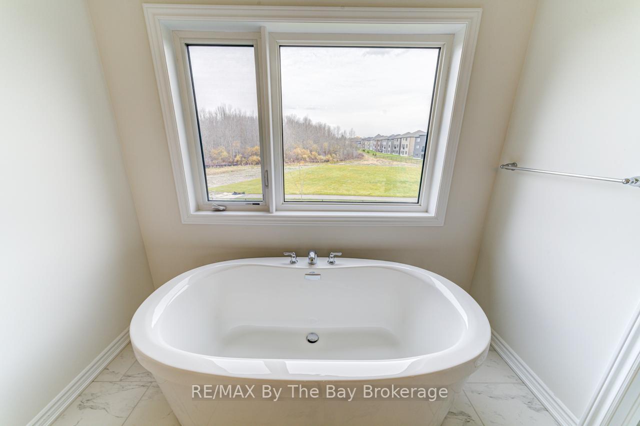 Photo 27 of 20 Rosanne Circle, Wasaga Beach — HOMEH