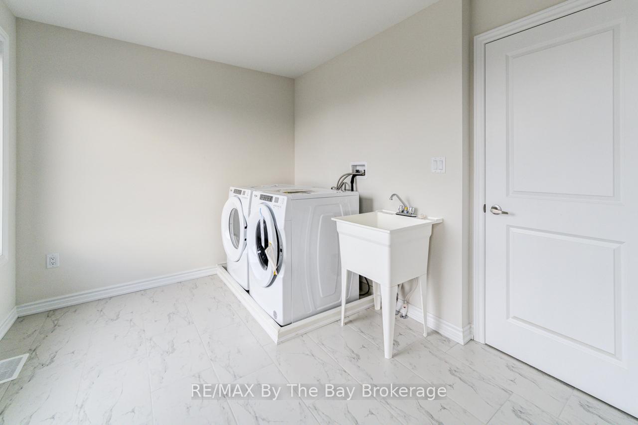 Photo 35 of 20 Rosanne Circle, Wasaga Beach — HOMEH