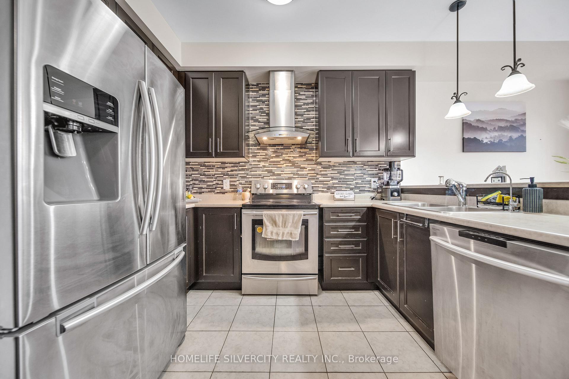 Photo 17 of 7 Pendulum Circle N, Brampton, Sandringham-Wellington — HOMEH