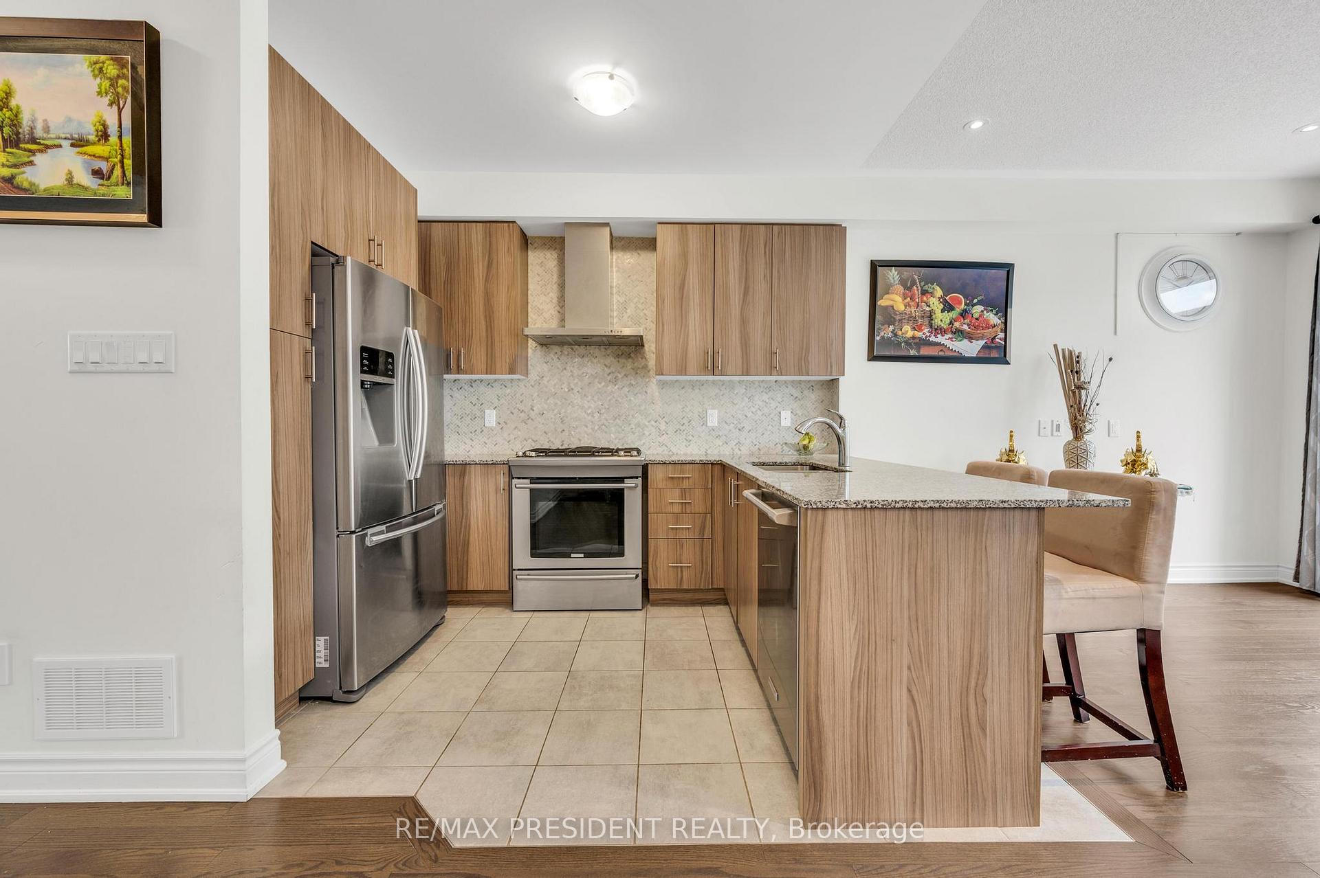 Photo 18 of 8575 Financial Drive, Brampton, Bram West — HOMEH