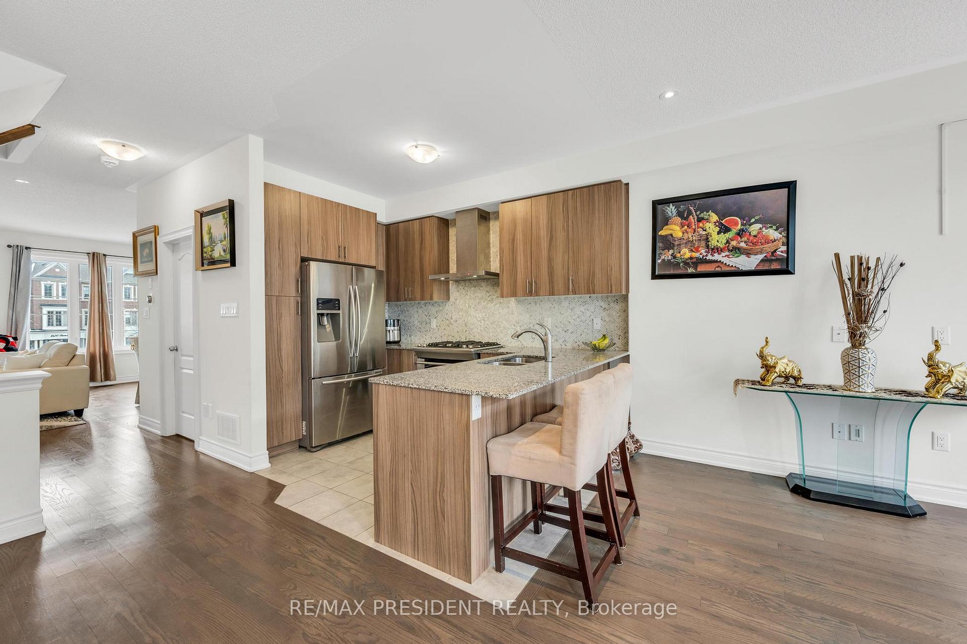 Photo 19 of 8575 Financial Drive, Brampton, Bram West — HOMEH