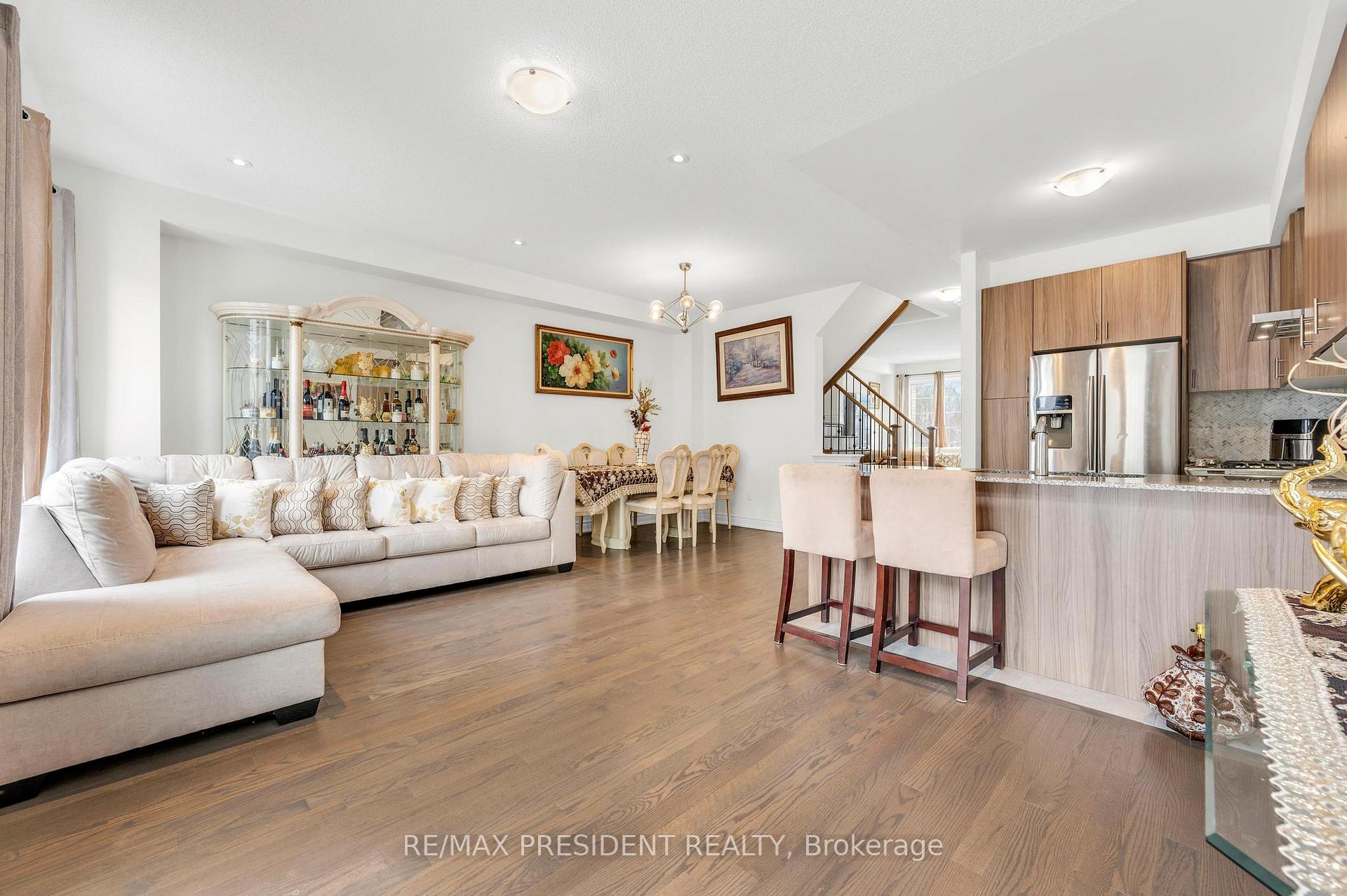 Photo 25 of 8575 Financial Drive, Brampton, Bram West — HOMEH