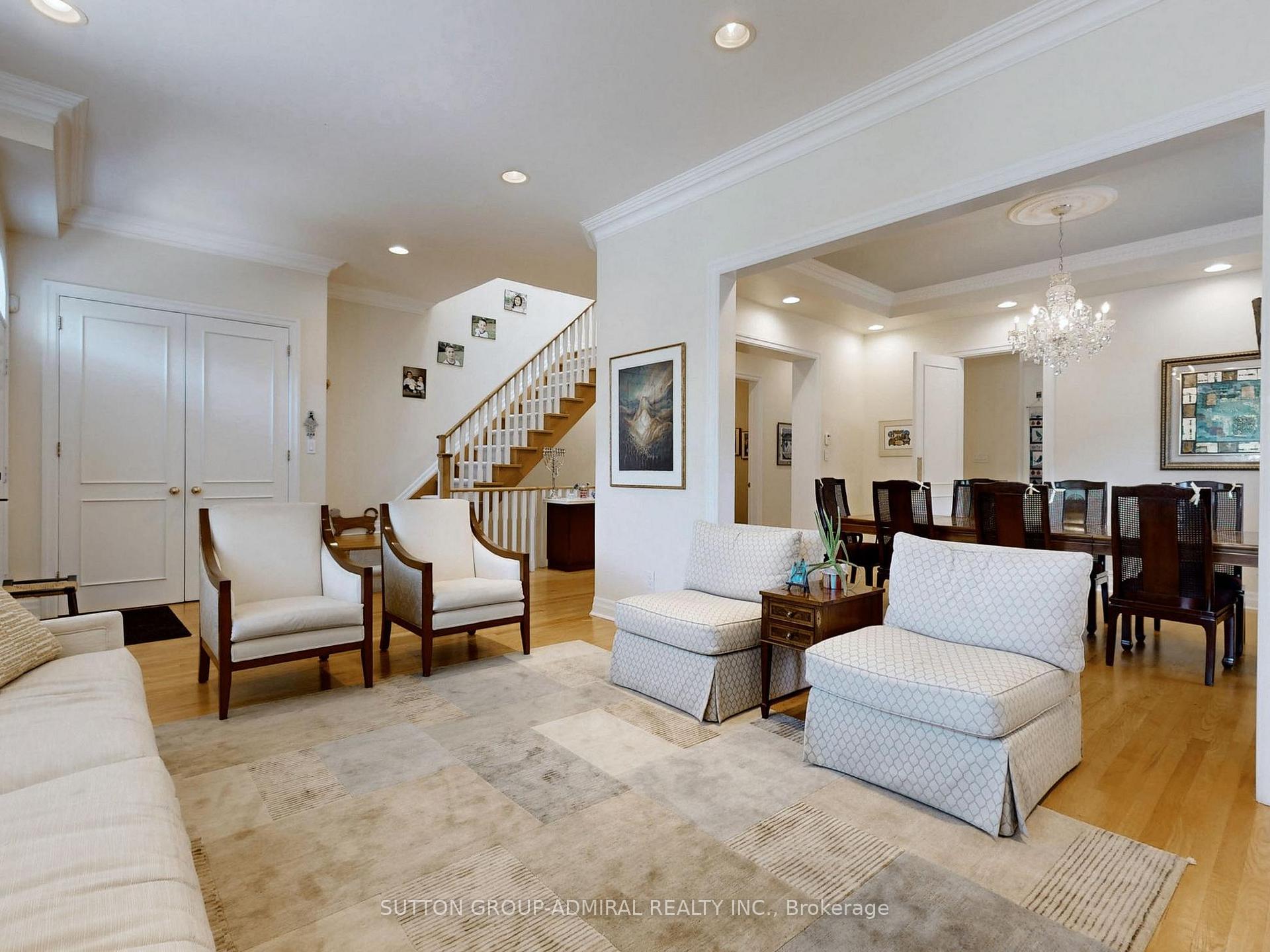 Photo 11 of 487 Lytton Boulevard, Toronto, Bedford Park-Nortown — HOMEH