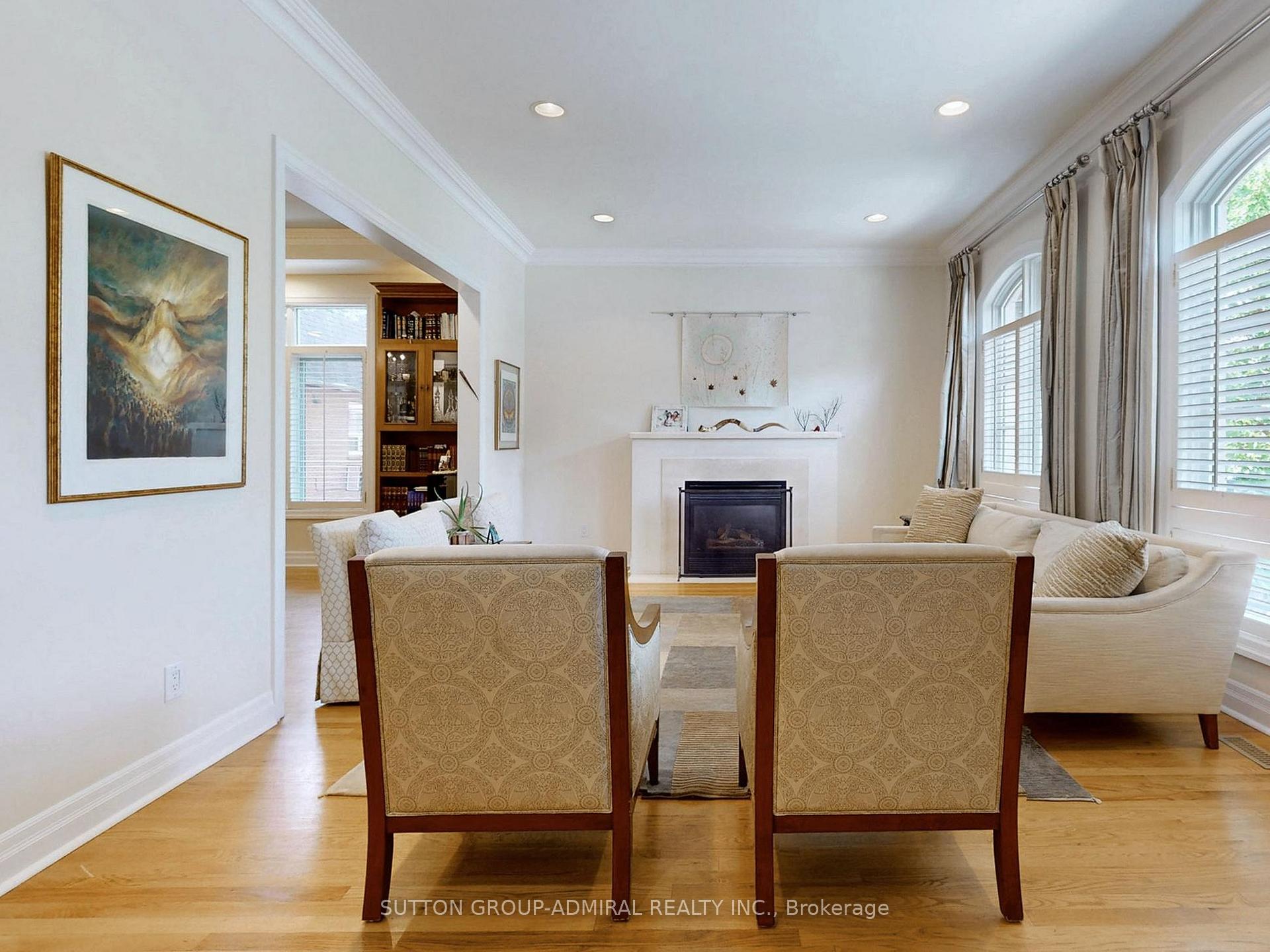Photo 2 of 487 Lytton Boulevard, Toronto, Bedford Park-Nortown — HOMEH