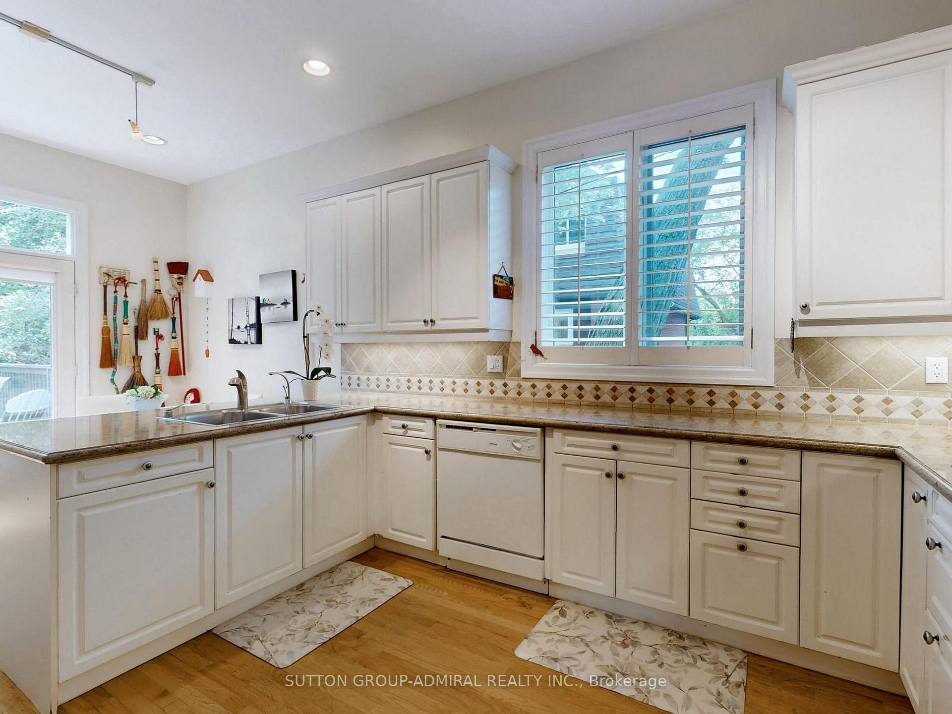 Photo 6 of 487 Lytton Boulevard, Toronto, Bedford Park-Nortown — HOMEH