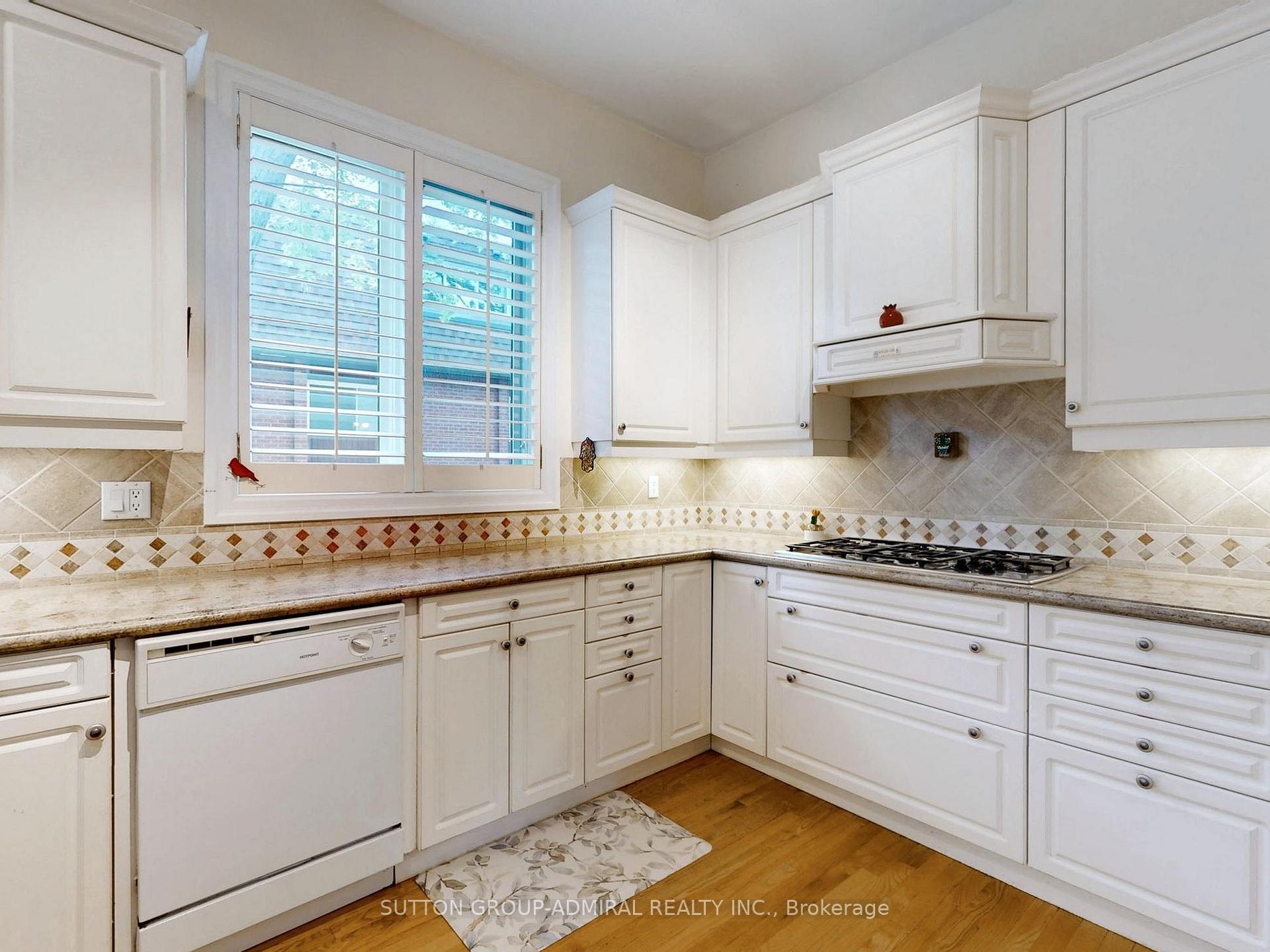Photo 10 of 487 Lytton Boulevard, Toronto, Bedford Park-Nortown — HOMEH