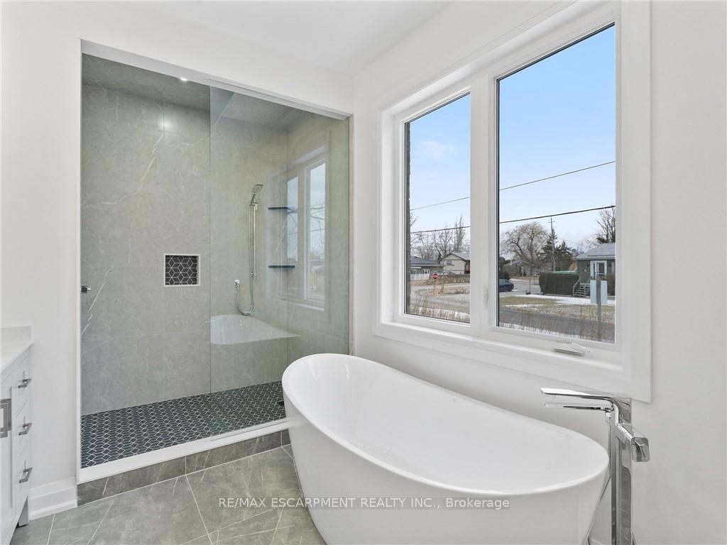 Photo 25 of 804 South Coast Drive, Haldimand — HOMEH