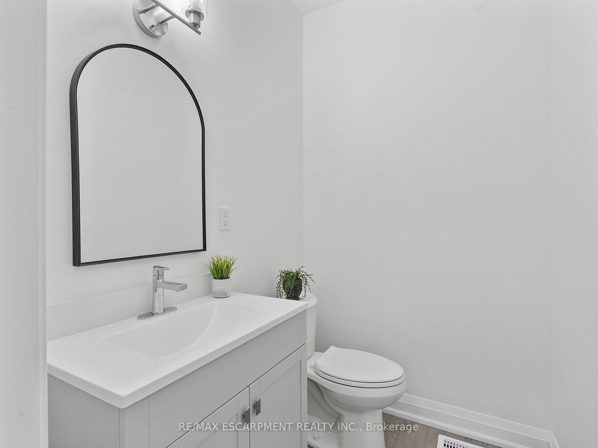 Photo 35 of 804 South Coast Drive, Haldimand — HOMEH