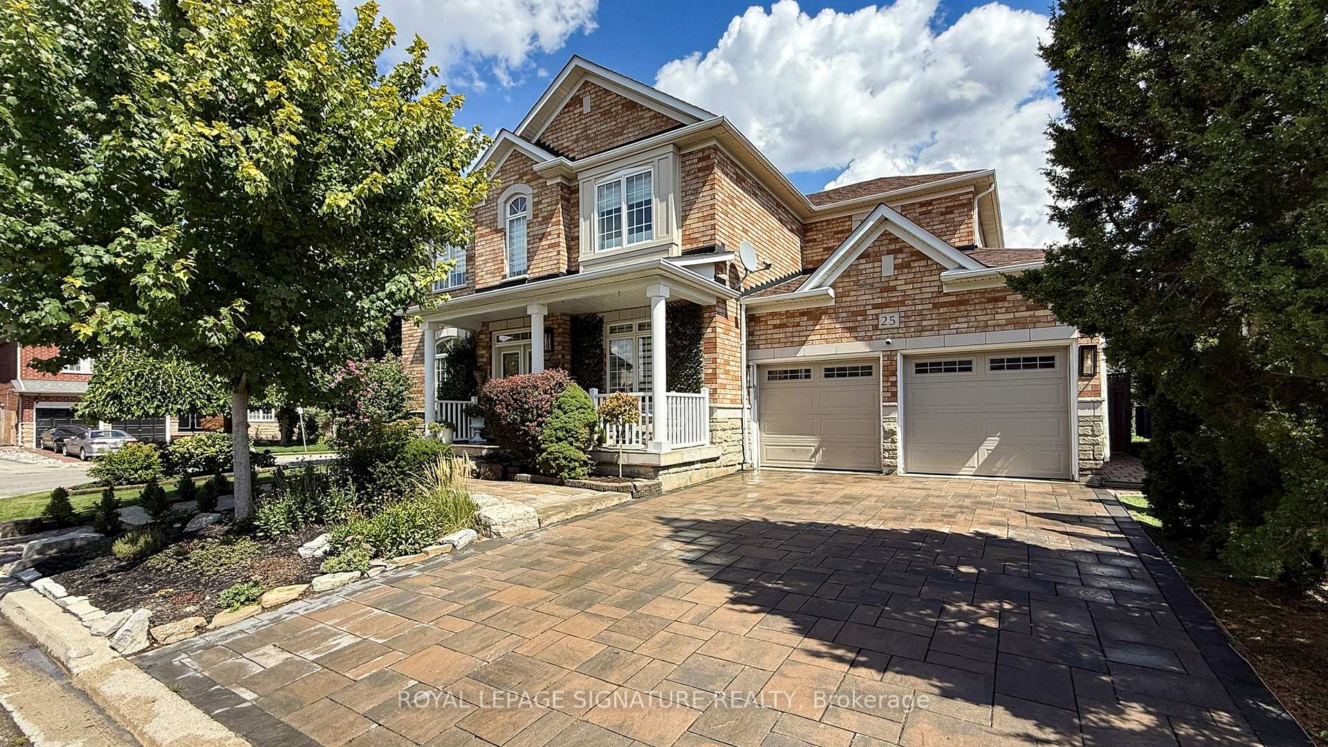 Front of 25 Sawston Circle
