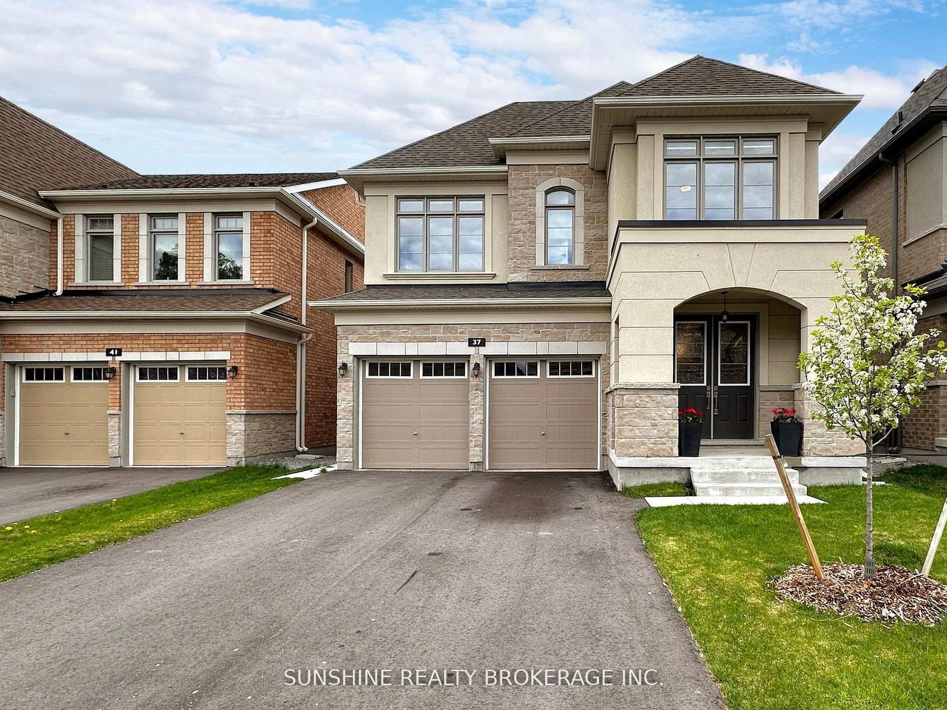 Front of 37 Sikura Circle