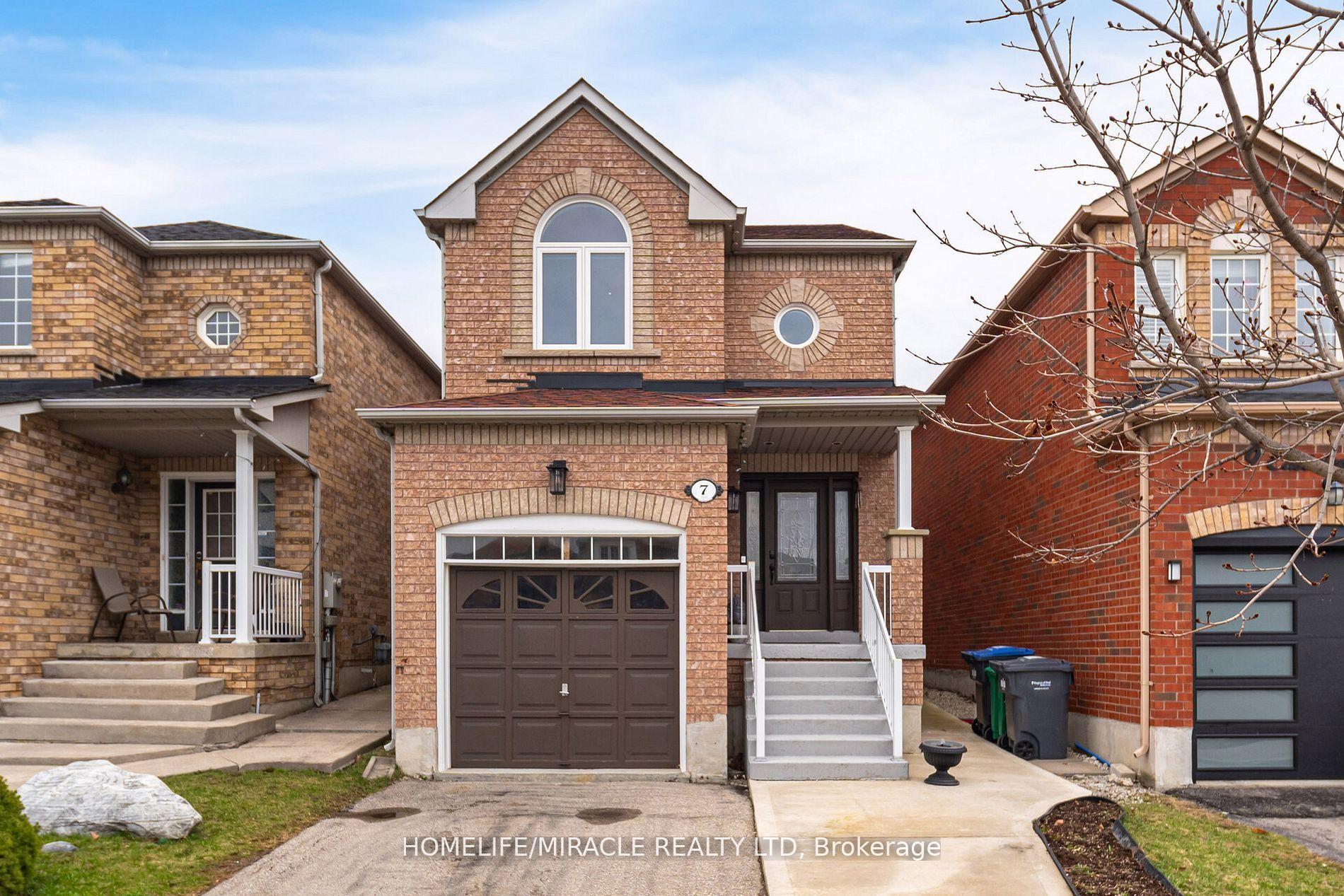 Front of 7 Eastview Gate