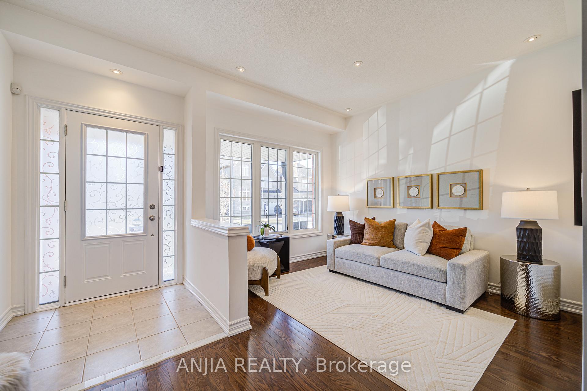 Photo 2 of 2 Beebe Crescent, Markham, Wismer — HOMEH