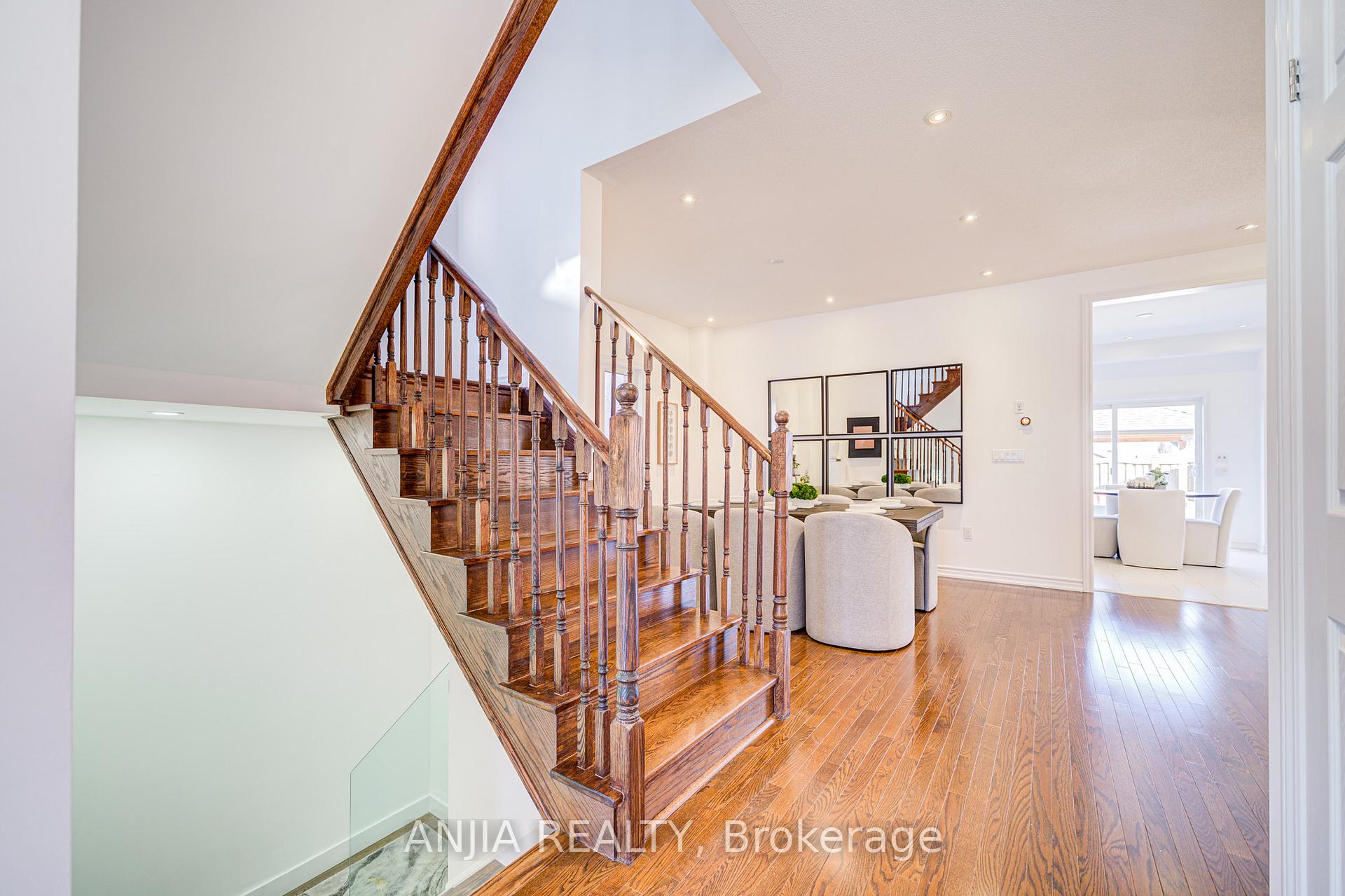 Photo 6 of 2 Beebe Crescent, Markham, Wismer — HOMEH