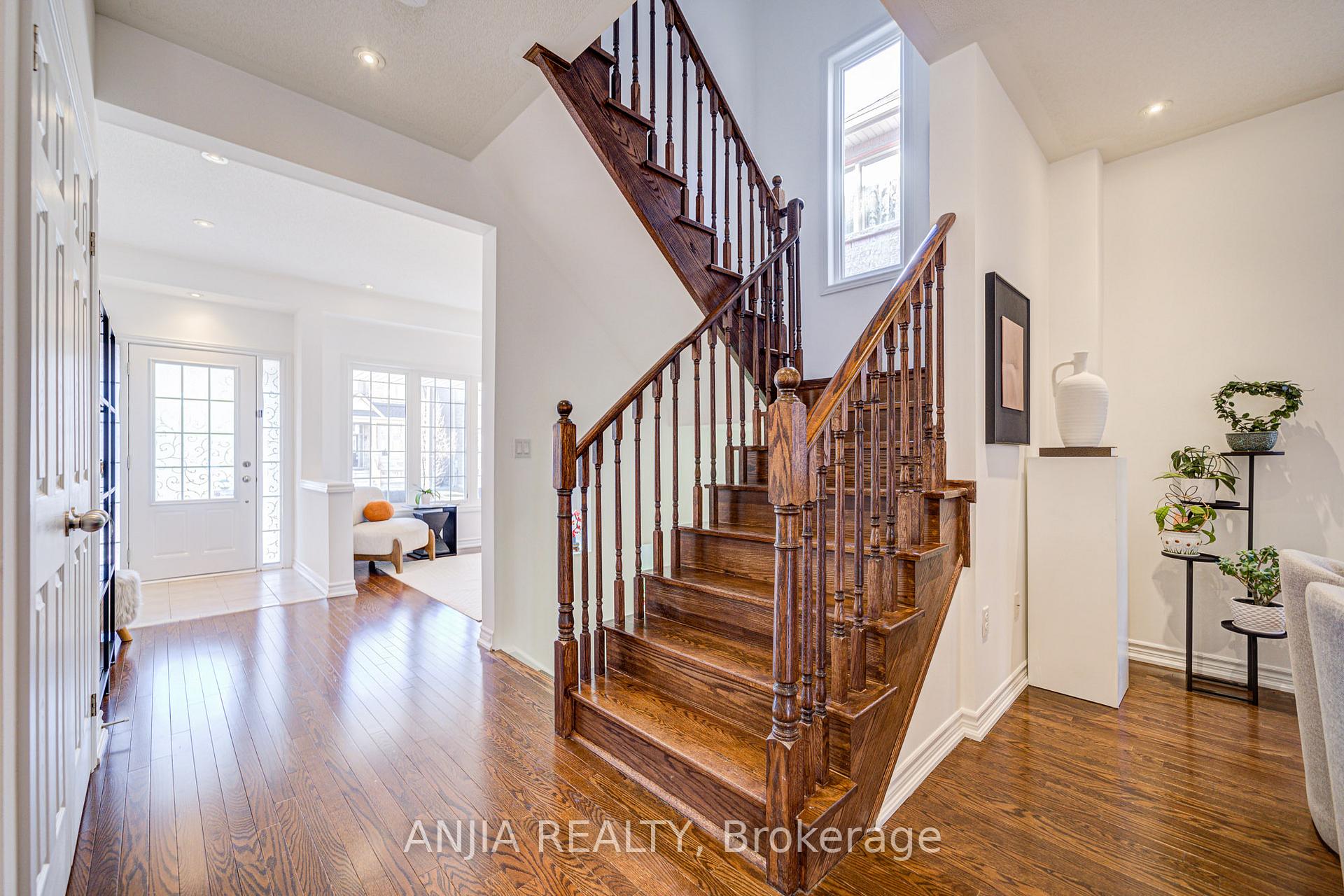Photo 7 of 2 Beebe Crescent, Markham, Wismer — HOMEH