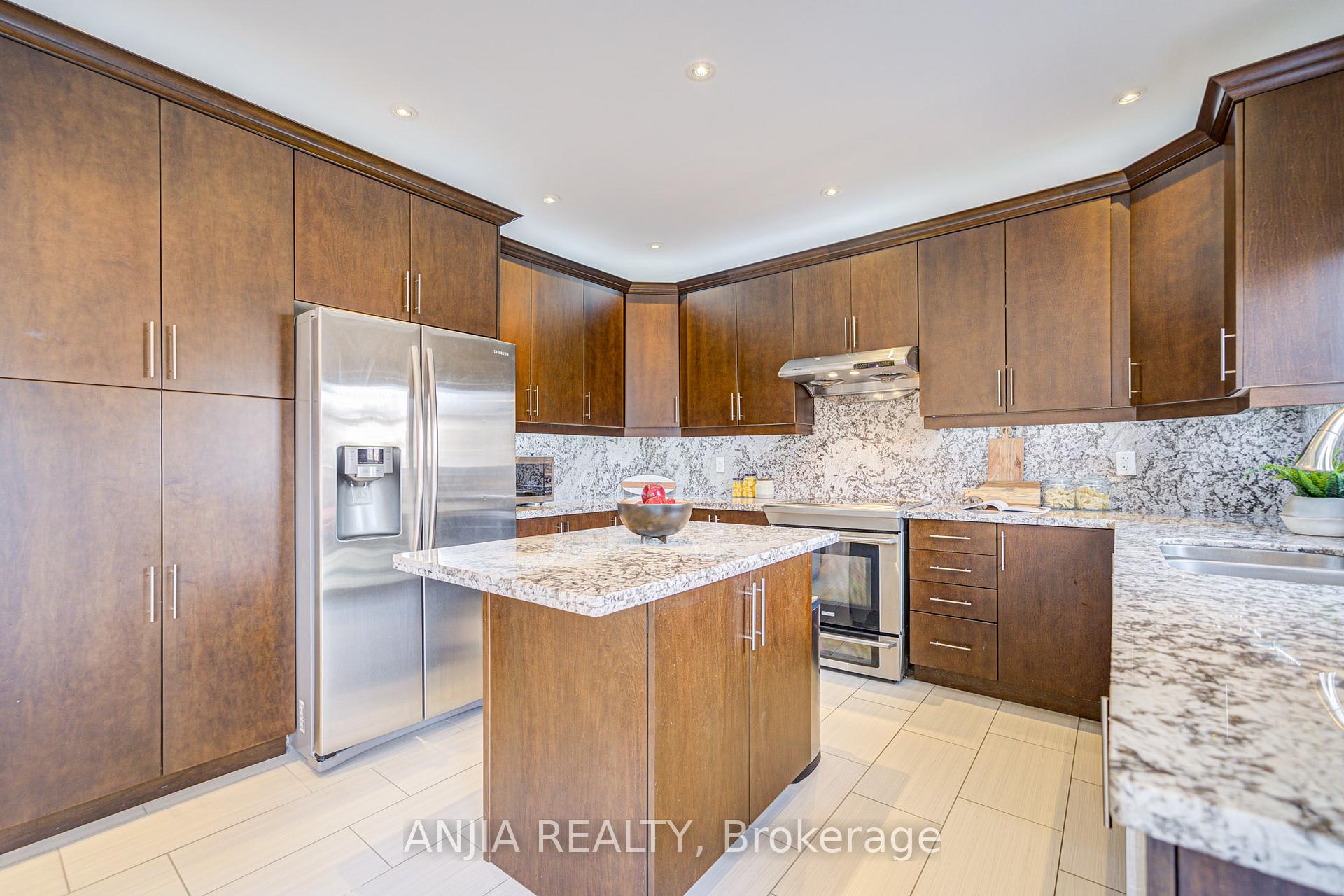 Photo 19 of 2 Beebe Crescent, Markham, Wismer — HOMEH