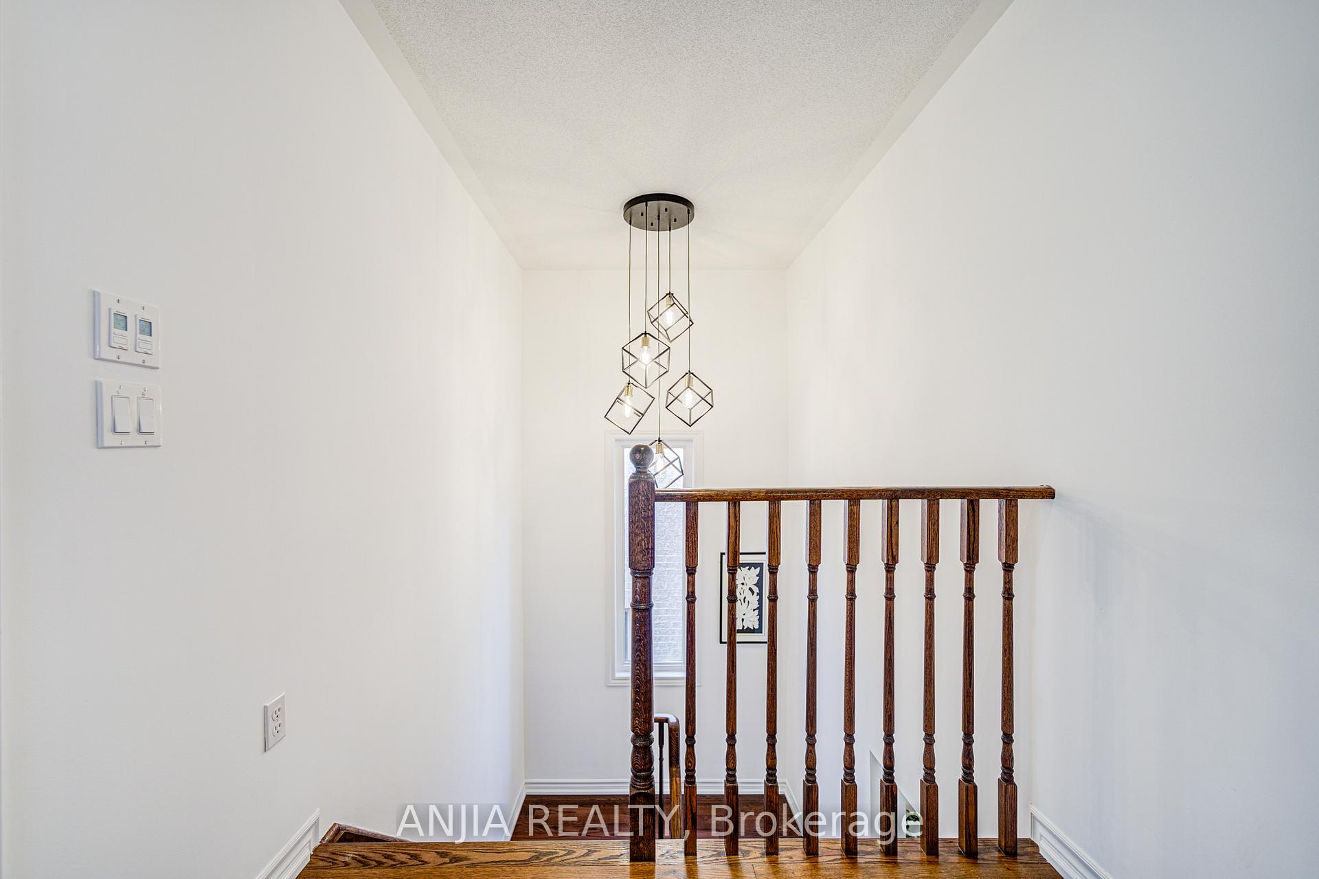 Photo 17 of 2 Beebe Crescent, Markham, Wismer — HOMEH