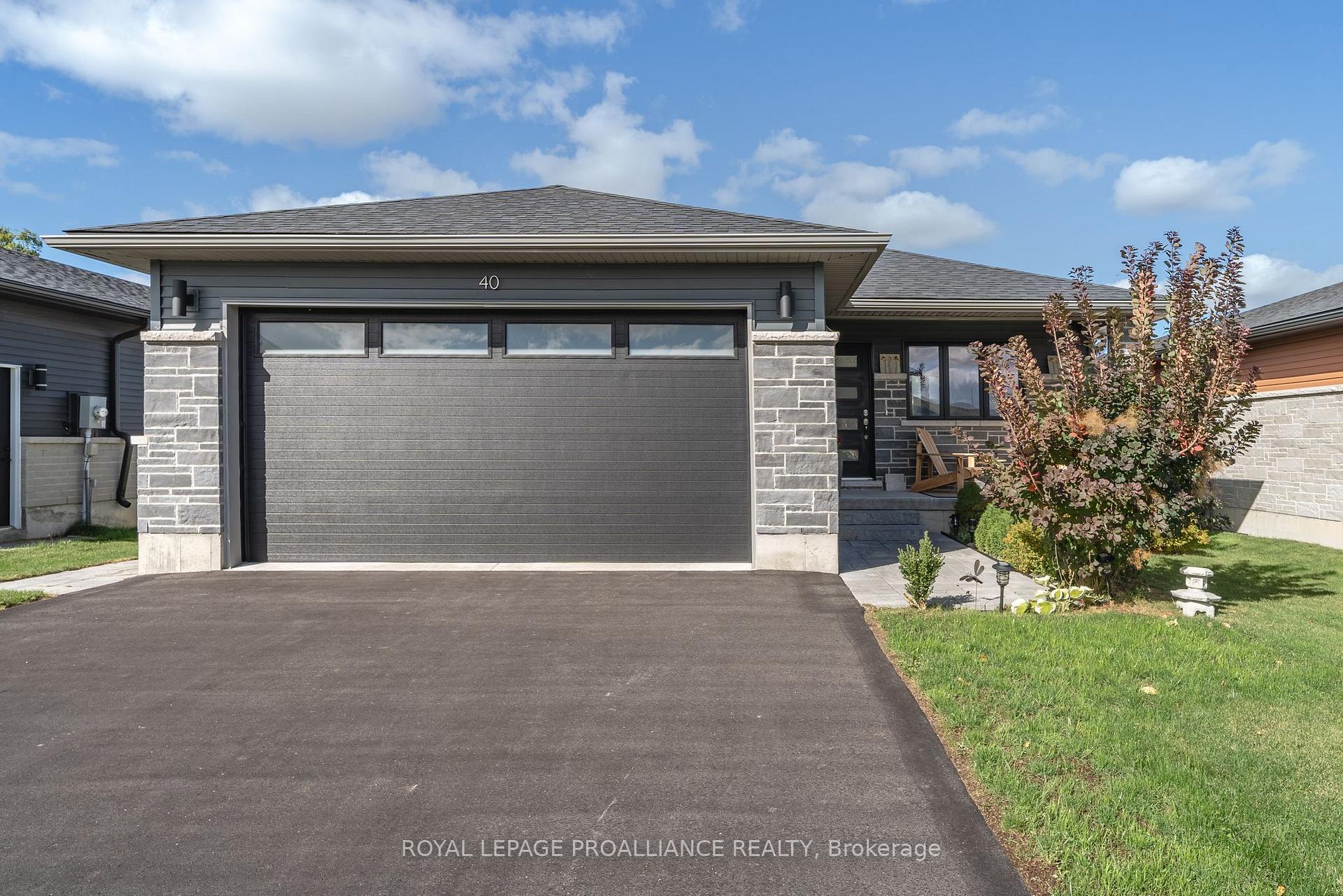 Photo 2 of 40 Lehtinen Crescent, Belleville, Belleville Ward — HOMEH